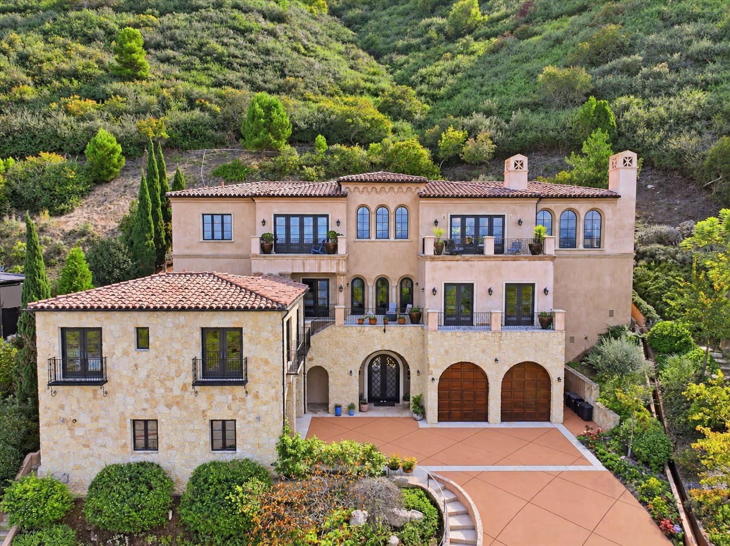 Stunning Palos Verdes Estates Residence with Unrivaled Views