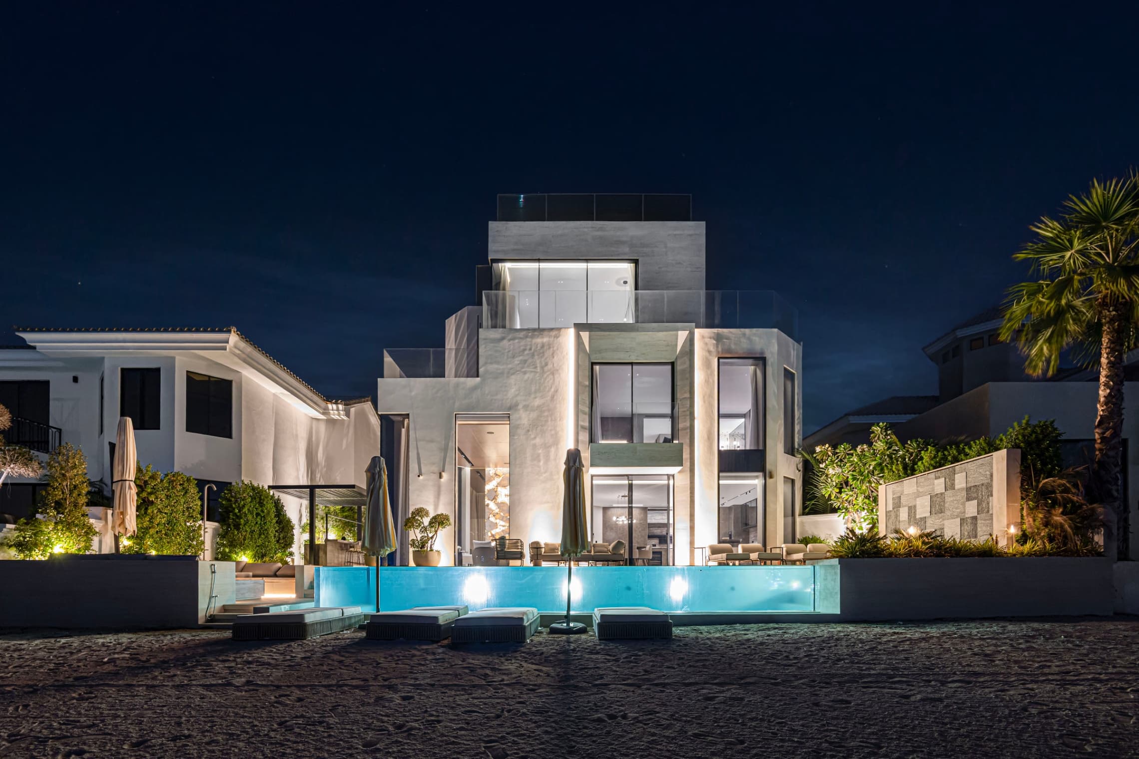 Palm Jumeirah, Dubai Villa - Image 2