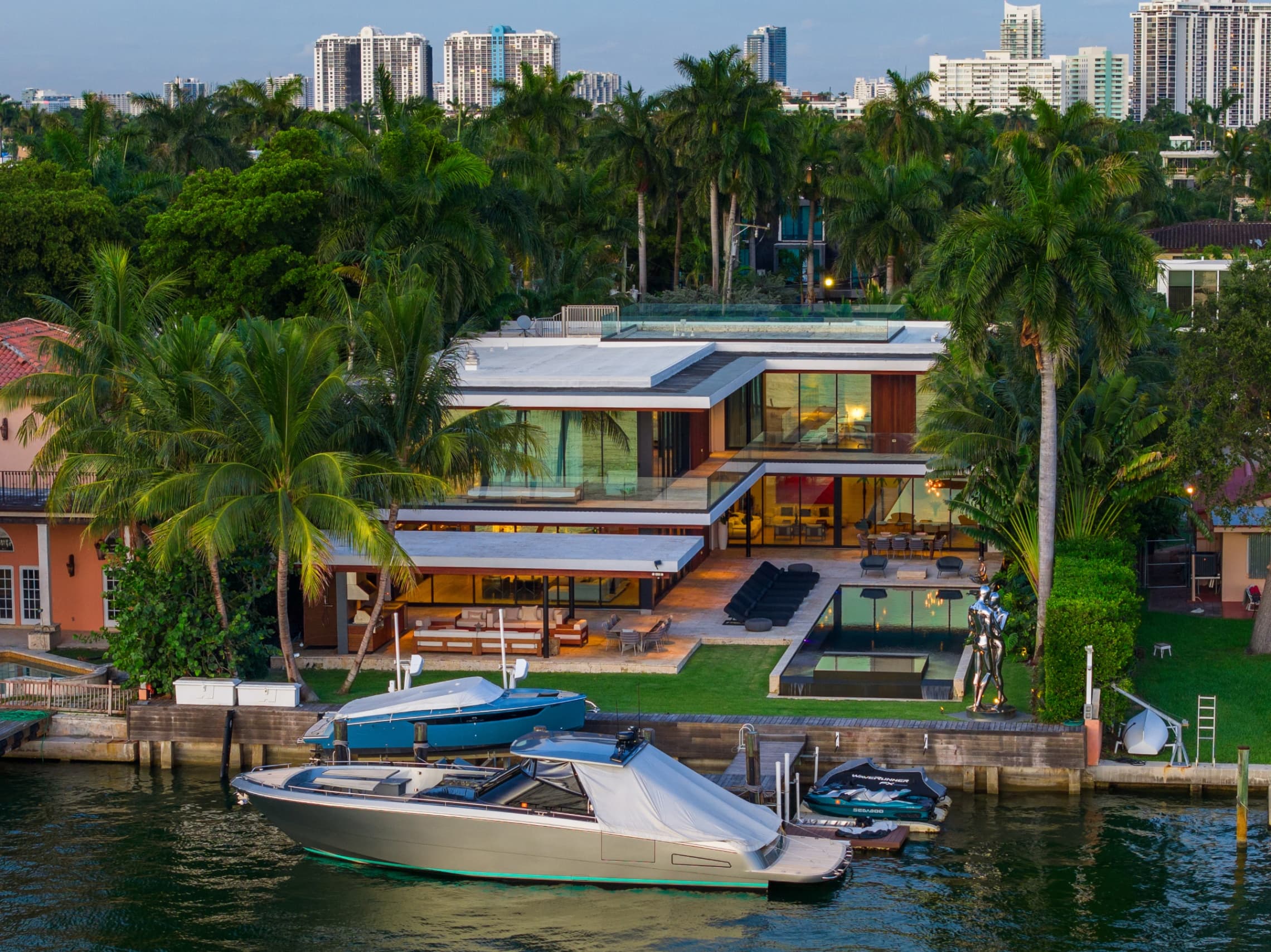 126 W San Marino Dr, Miami Beach, FL 33139