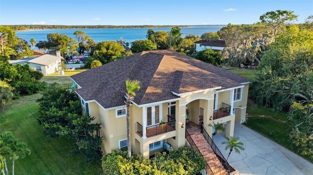 122 Waterberry Dr, Tarpon Springs, FL 34688
