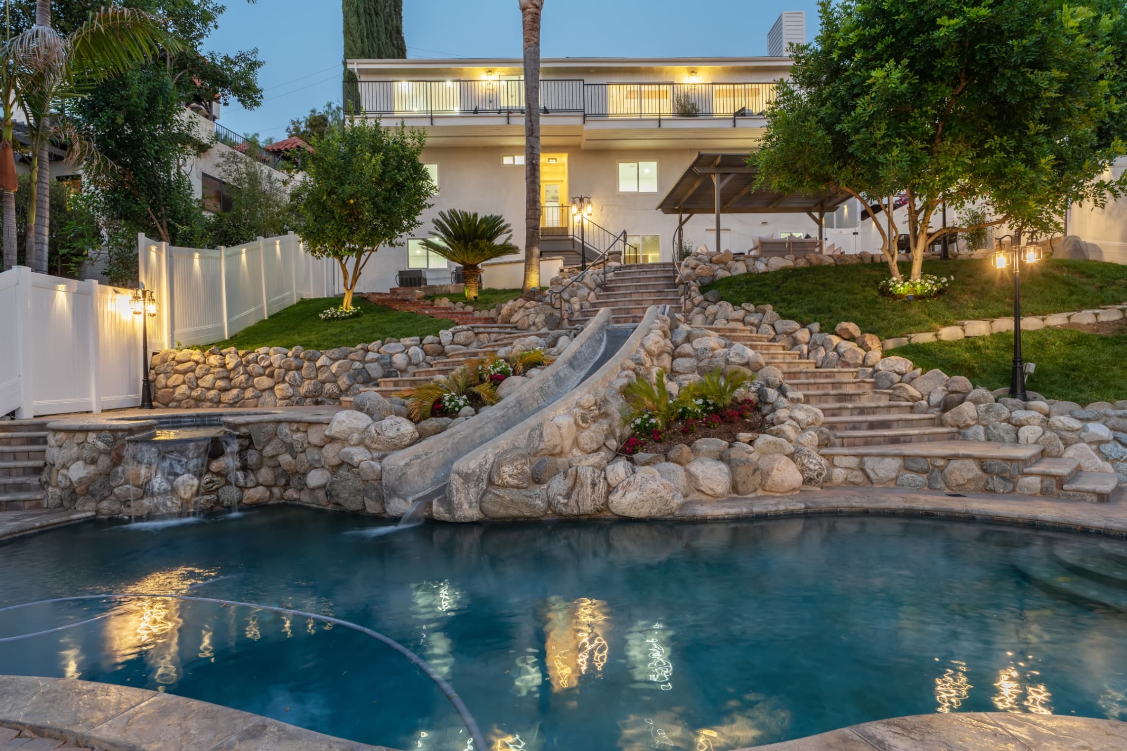 4825 Galendo St, Woodland Hills, CA 91364