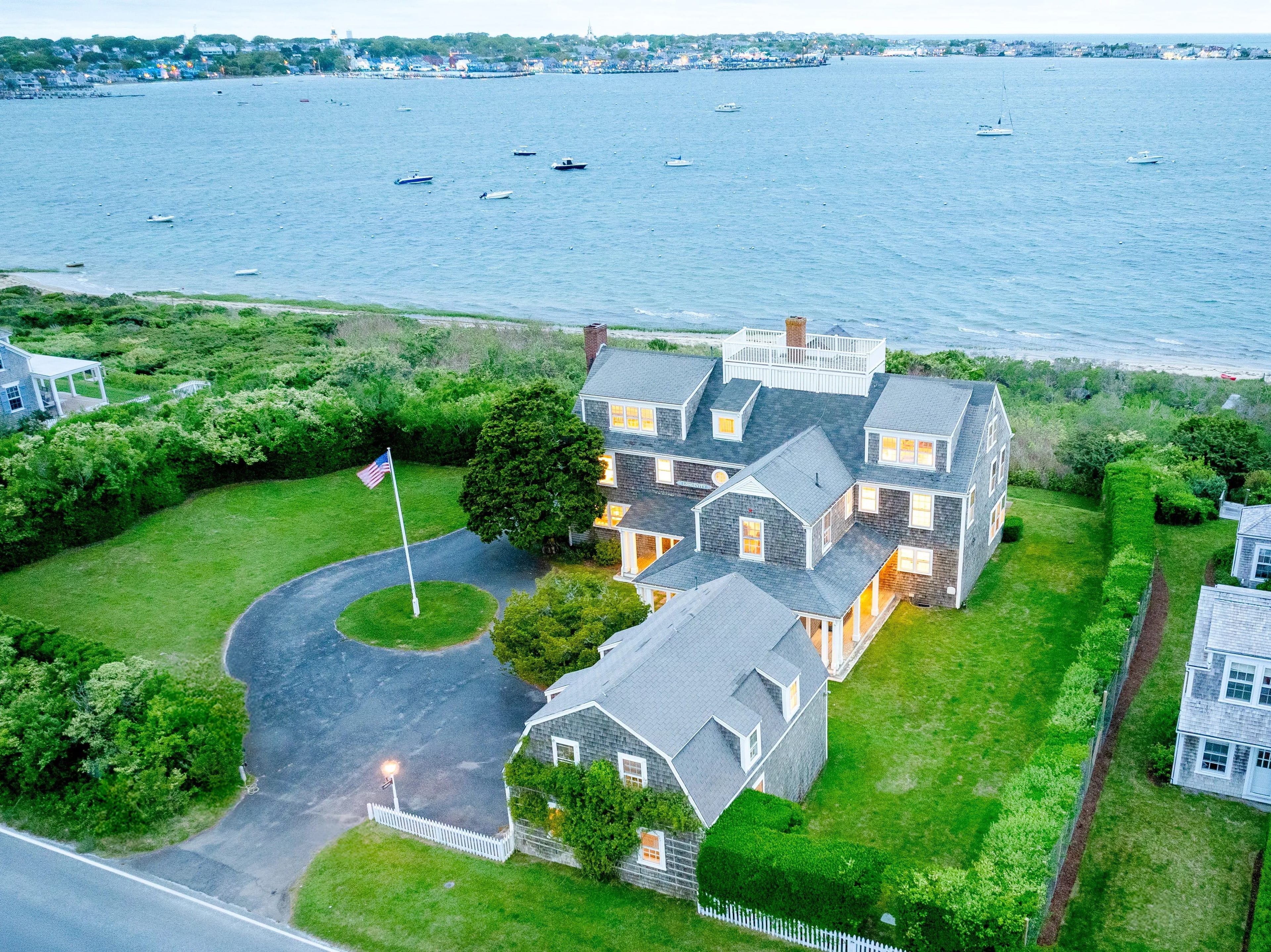 52 Monomoy Rd, Nantucket, MA 02554 - Image 1