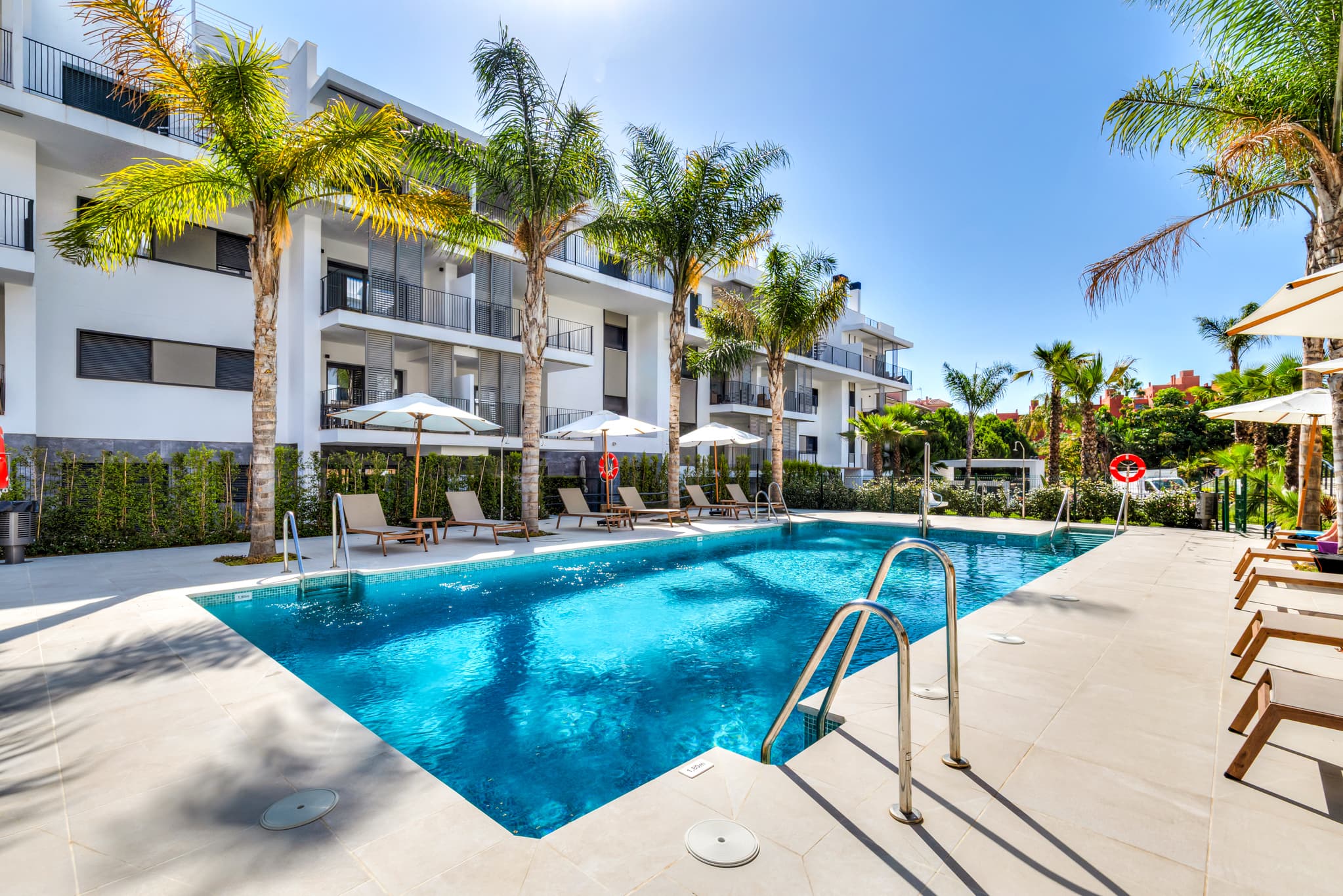 Estepona Condo: 2 Bed, 2 Bath with Premium Amenities