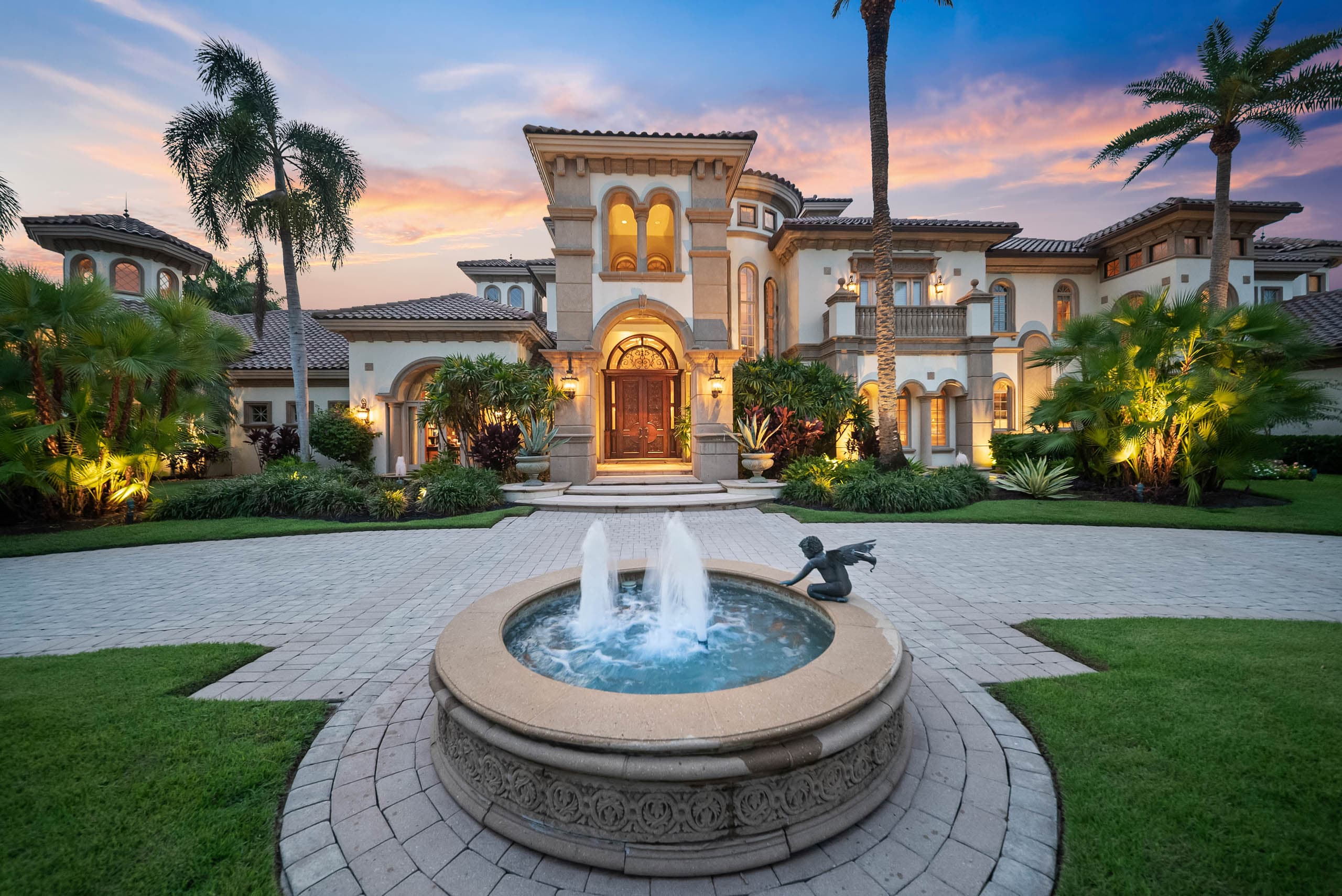 9663 Mashie Ct, Naples, FL 34108