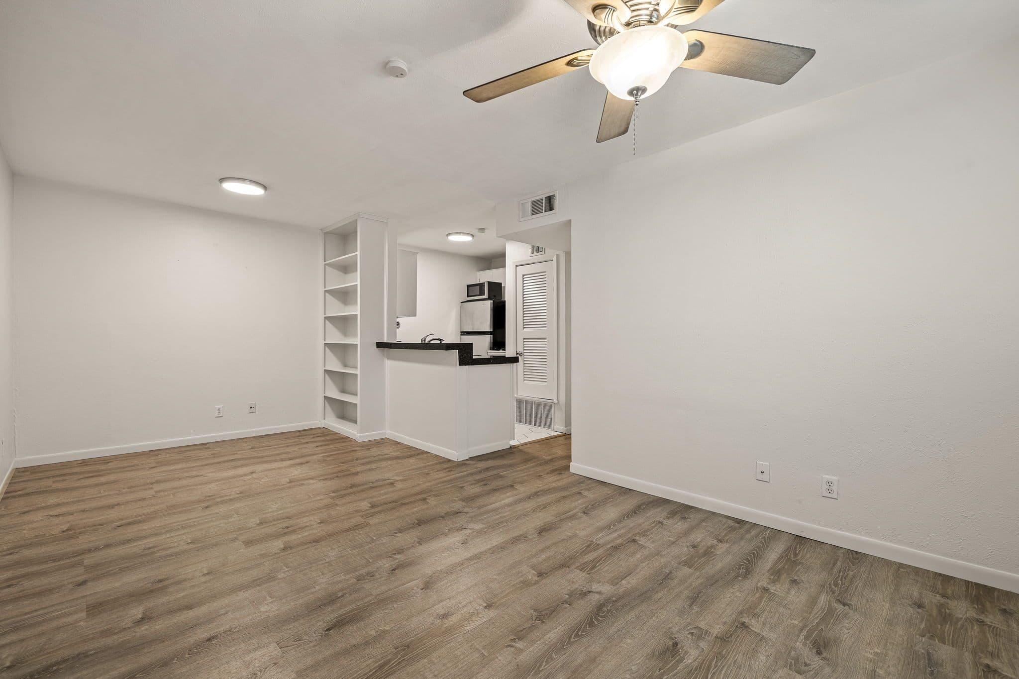 Condo in the heart of Hyde Park near UT Campus
