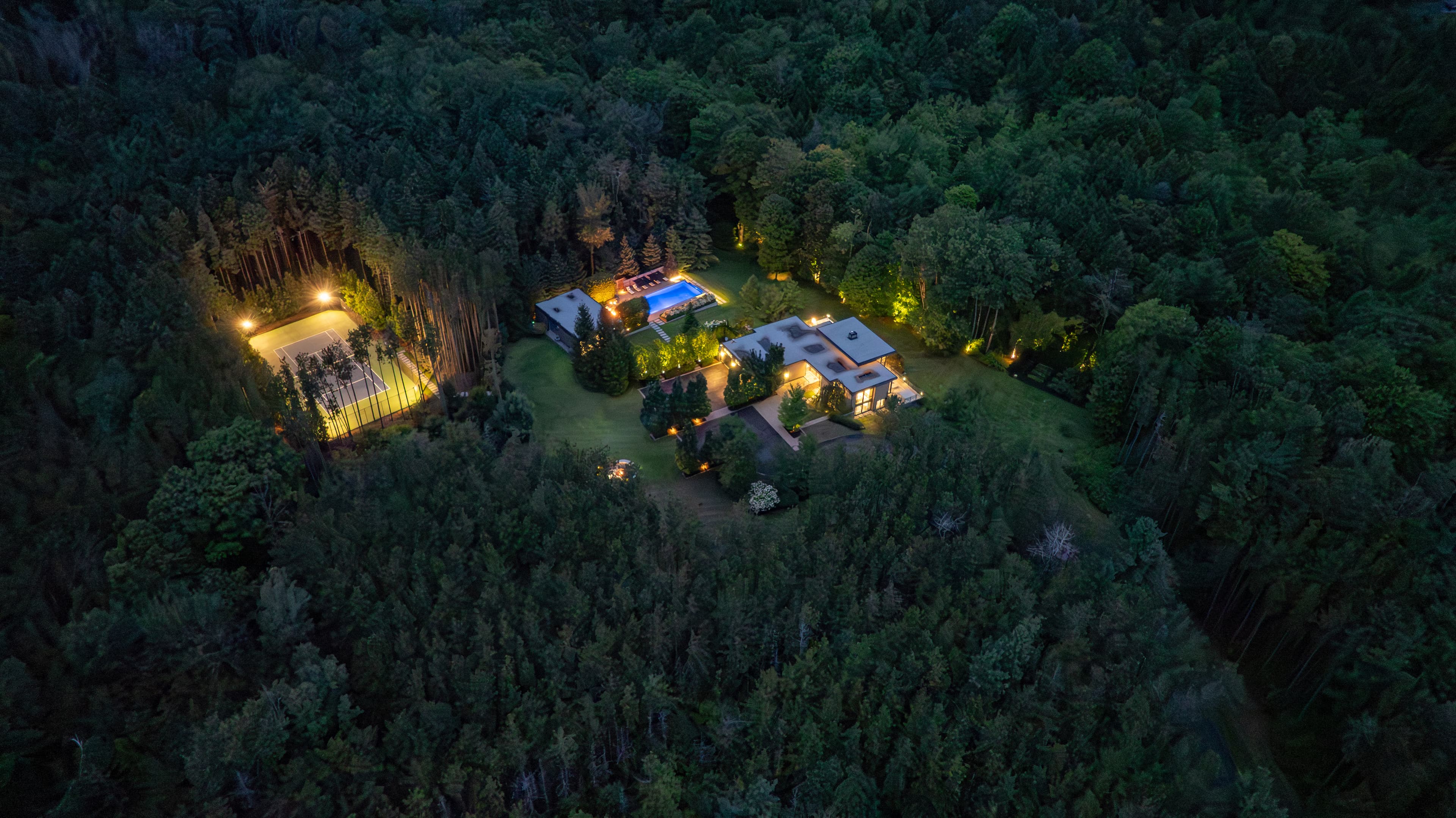 Luxury Caledon Estate with Unrivaled Amenities