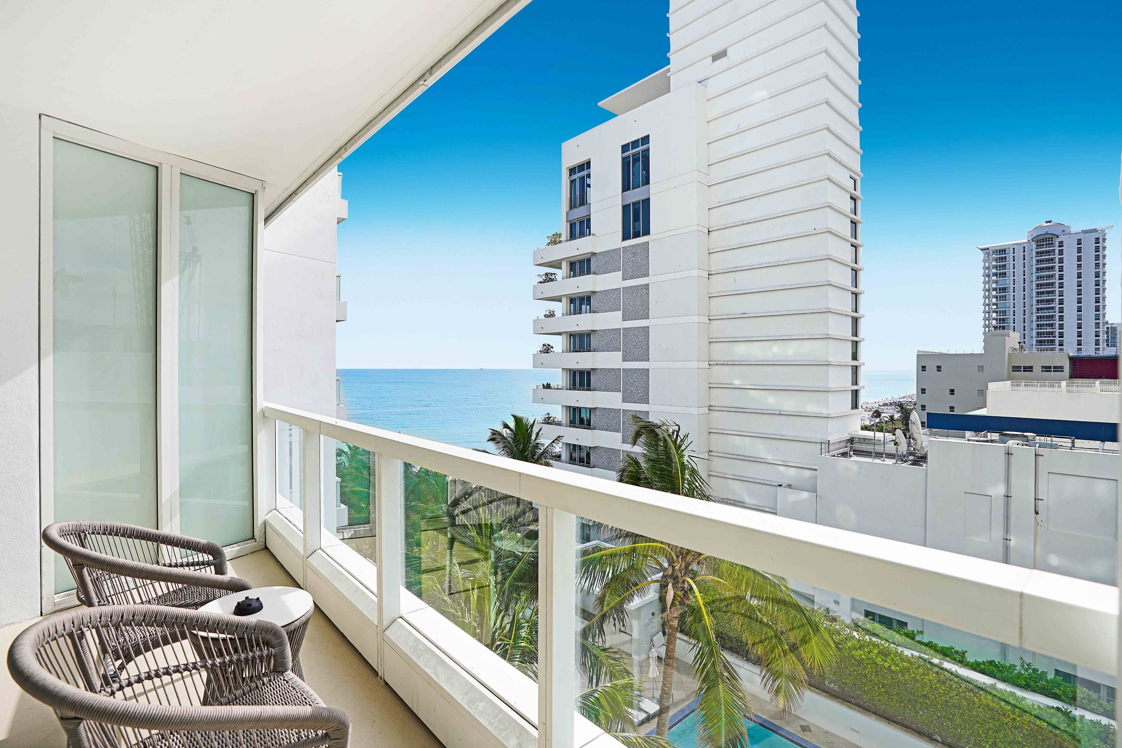 Beautiful Fontainebleau III Jr Suite w/ocean & pool views.