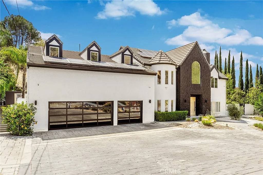 22963 Cass Ave, Woodland Hills, CA 91364