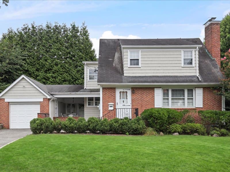 Elegant Scarsdale Home: 3 Beds, 2 Baths
