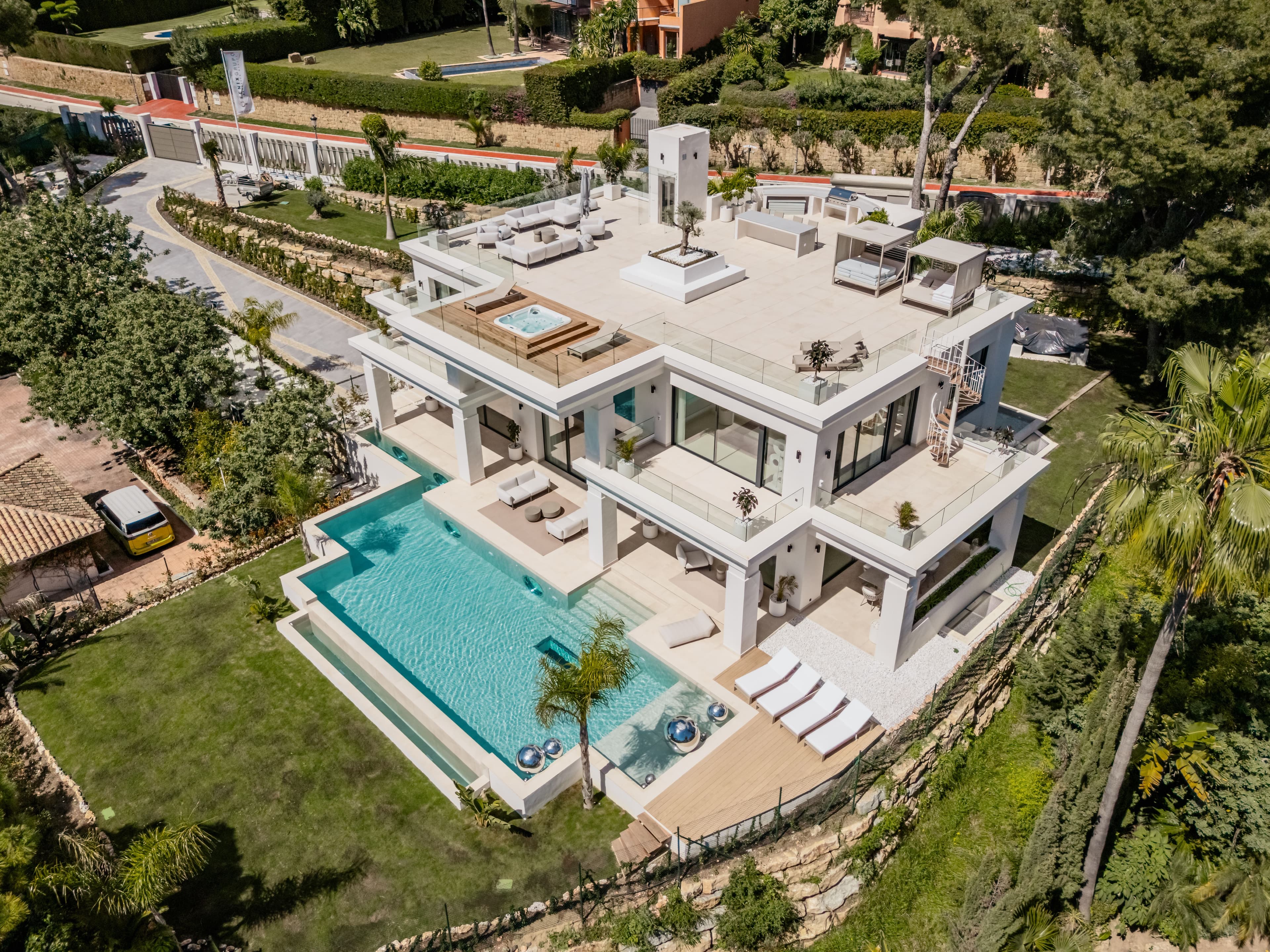 Contemporary Luxury Villa with Panoramic Sea Views in Sierra Blanca, Marbella Golden Mile