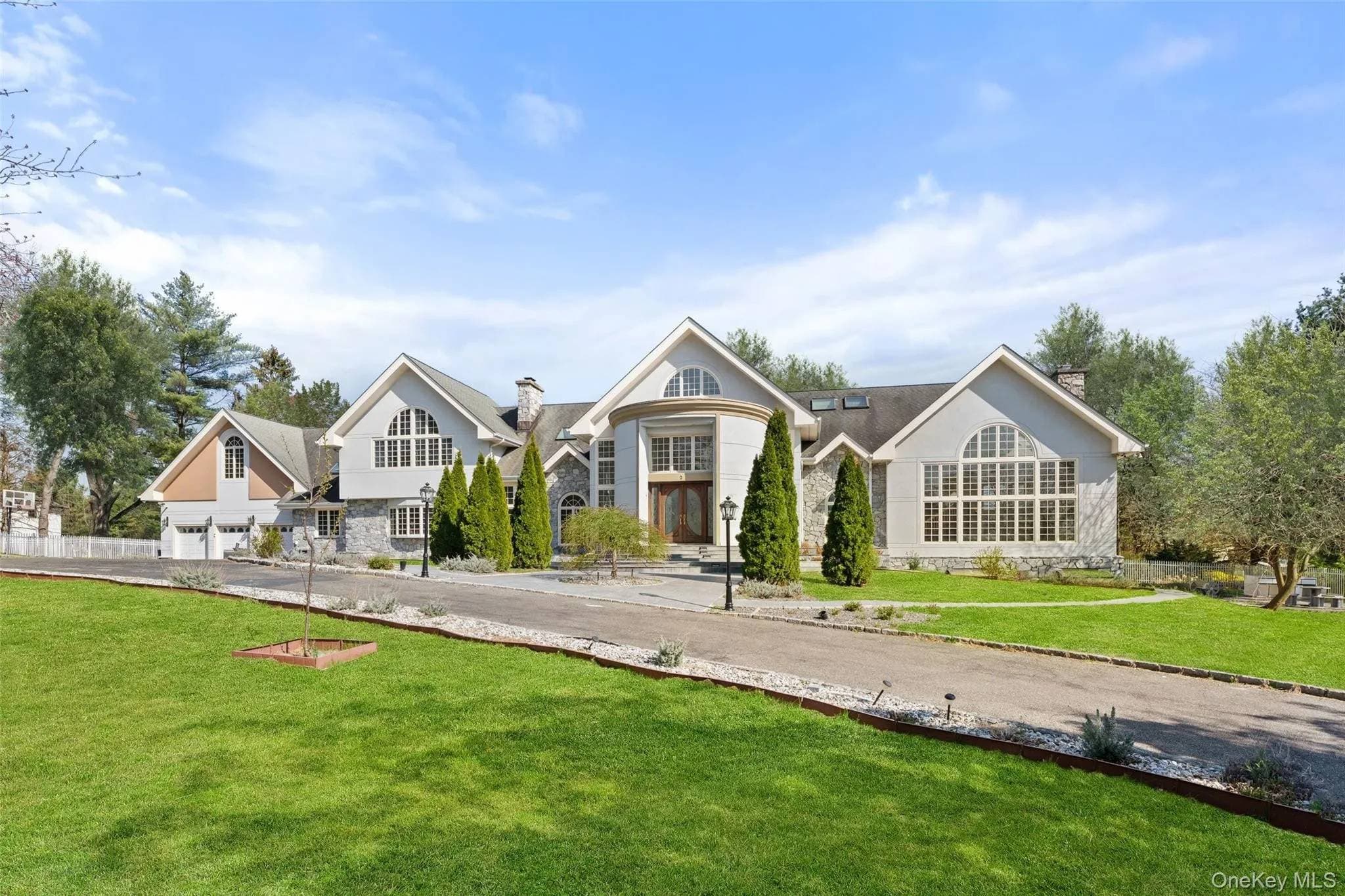 2 High Point Ter, Scarsdale, NY 10583