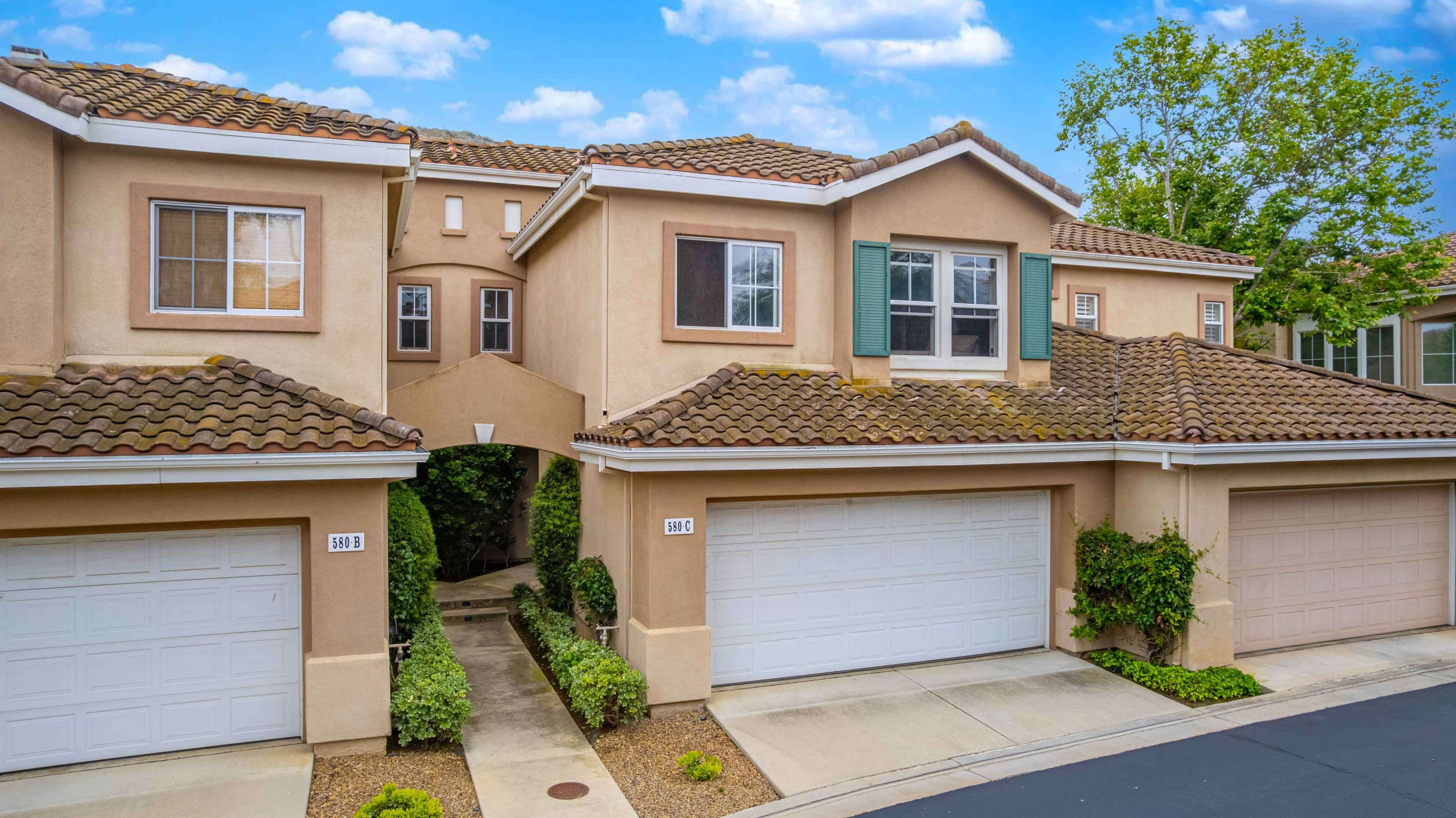 Upgraded Wood Ranch Townhouse