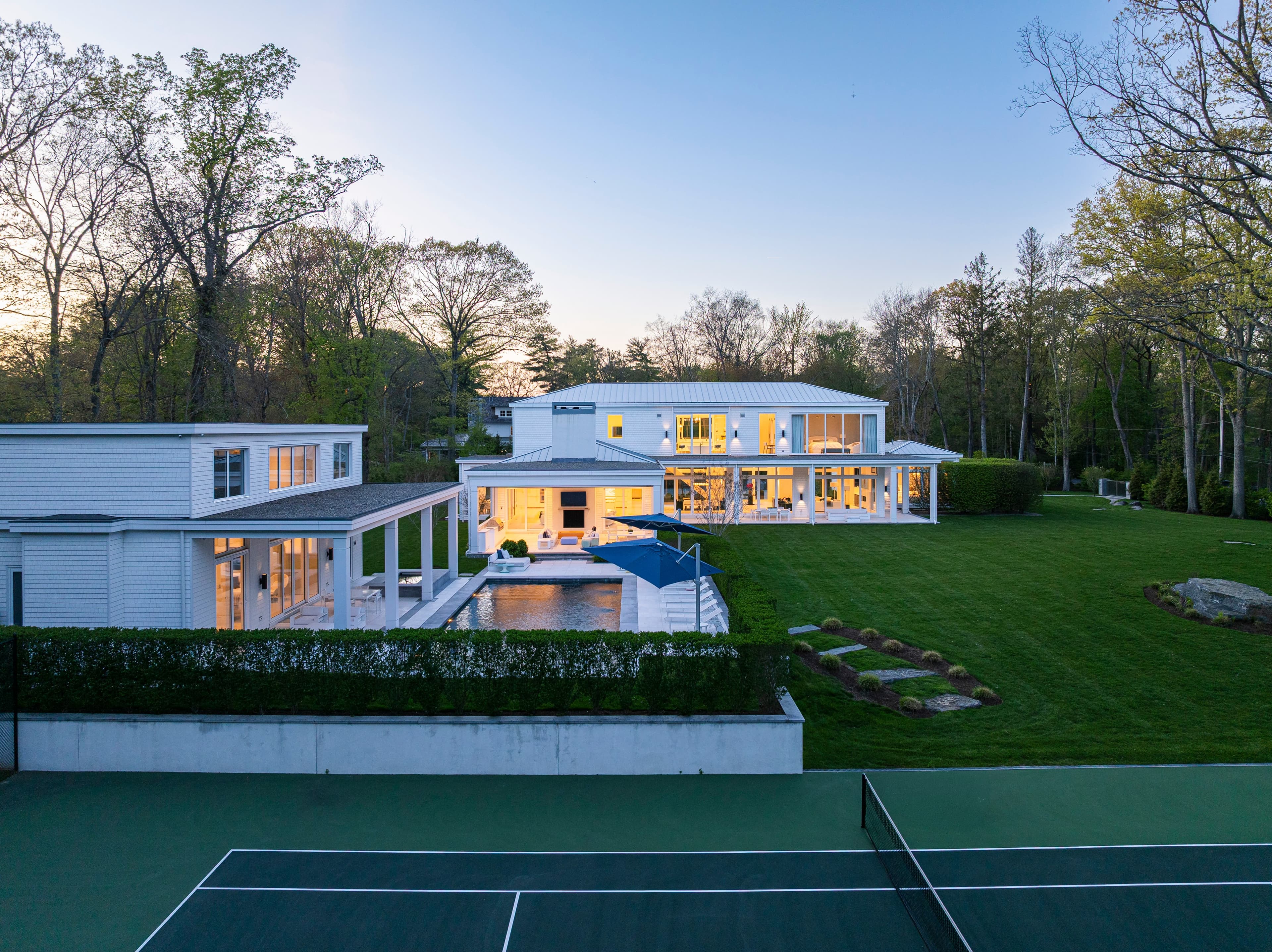 8 Fox Run Ln, Greenwich, CT 06831