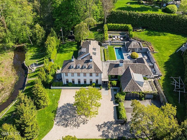 306 Round Hill Rd, Greenwich, CT 06831