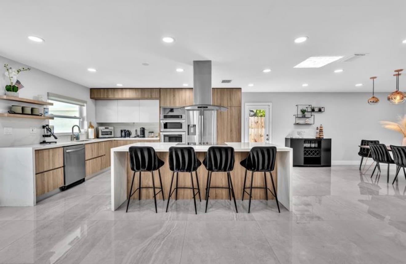 Exquisite Hollywood Home with Pool and Golf