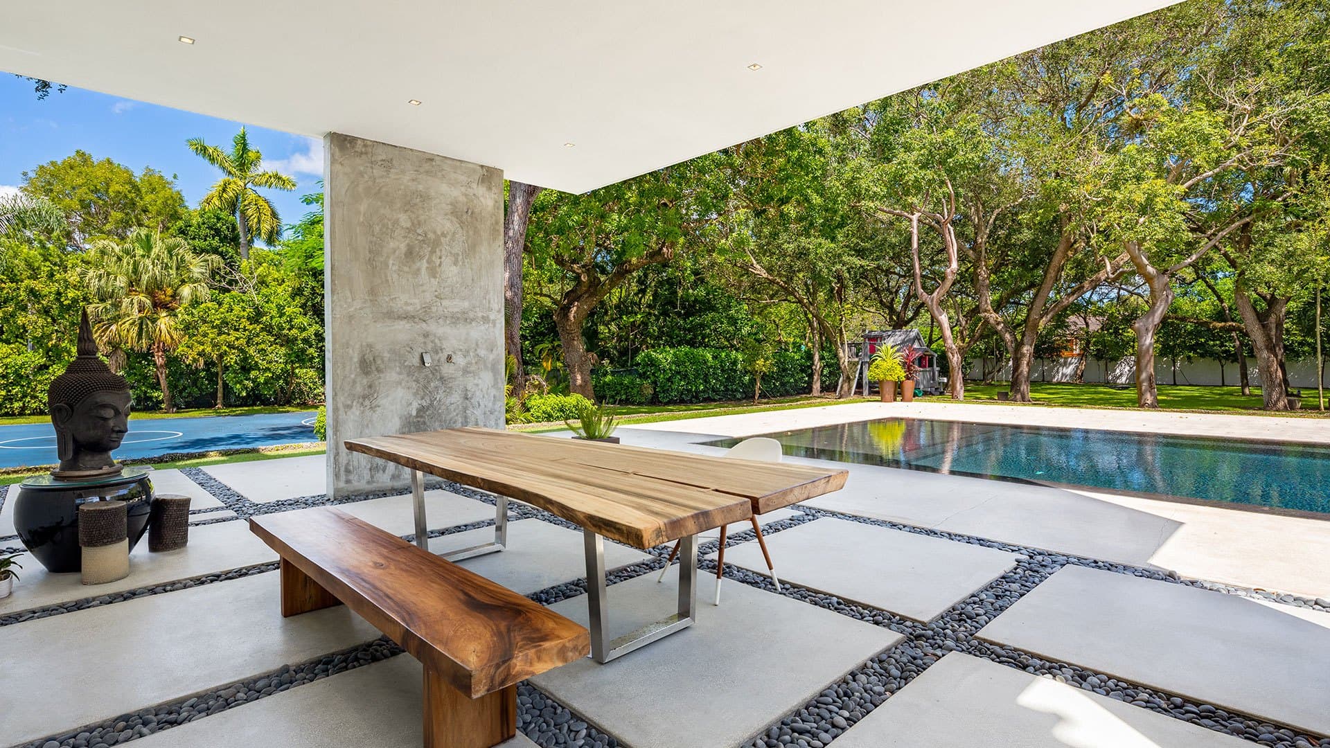 Ponce Residence