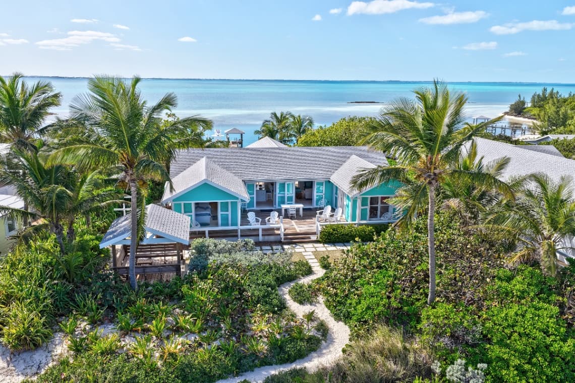 Berry Patch- A Boater's Dream in The Abacos