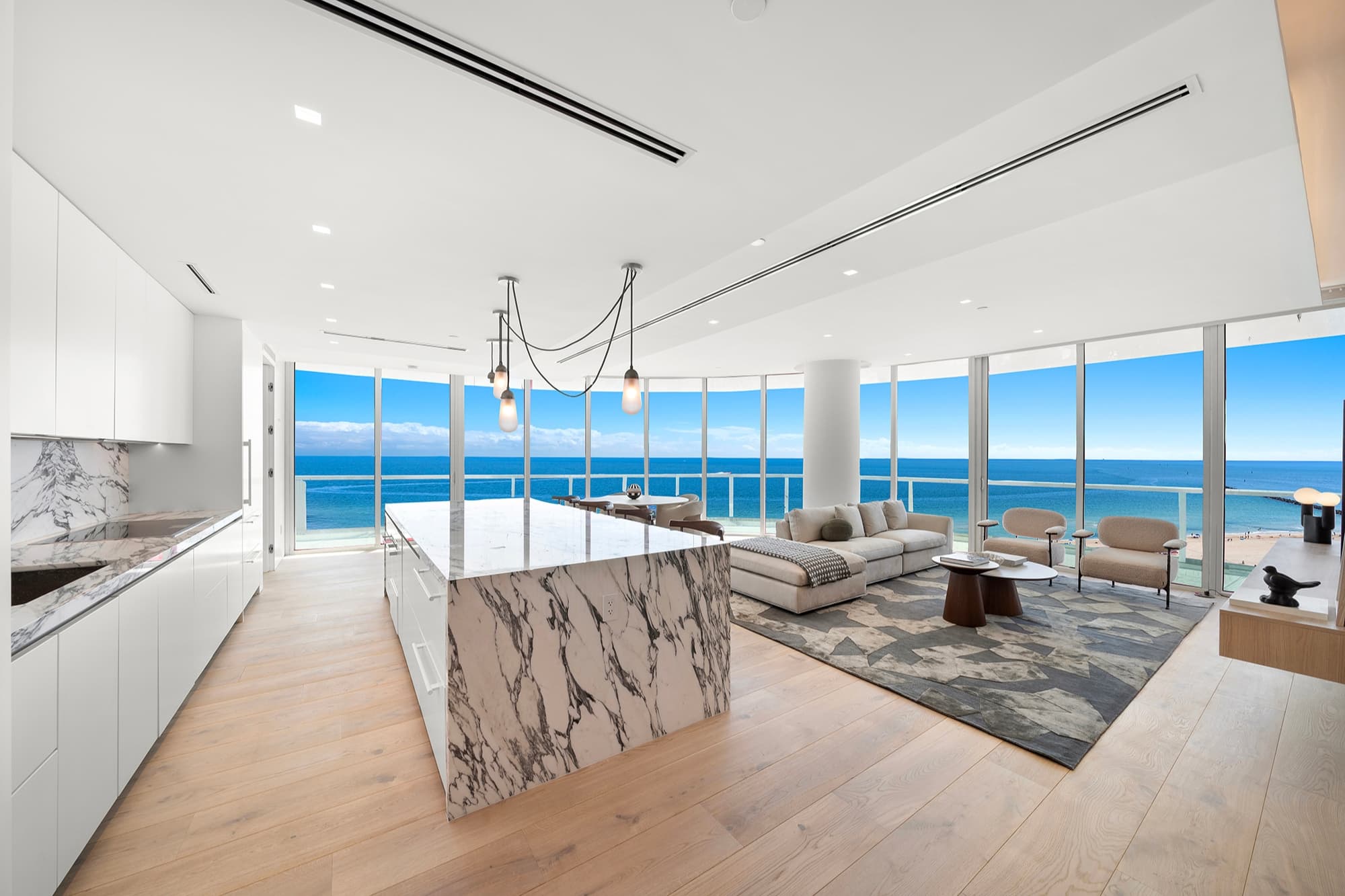 Turnkey Oceanfront Luxury at Continuum South Beach