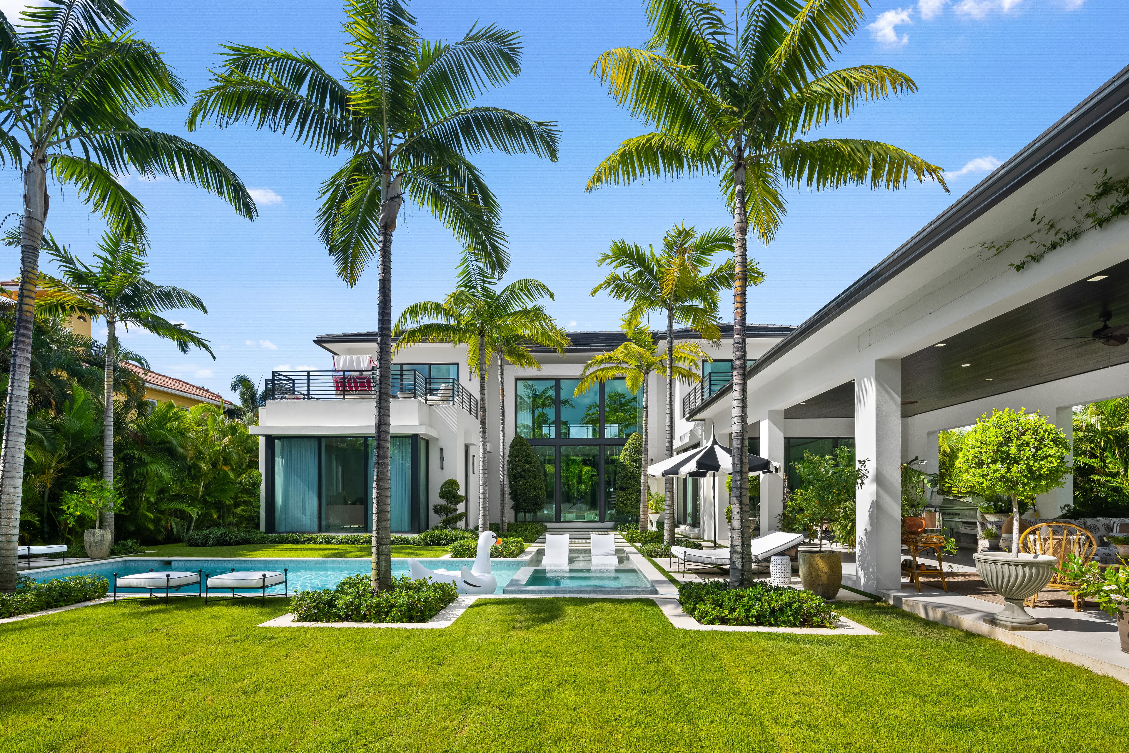 18 E Ocean Ave, Ocean Ridge, FL 33435