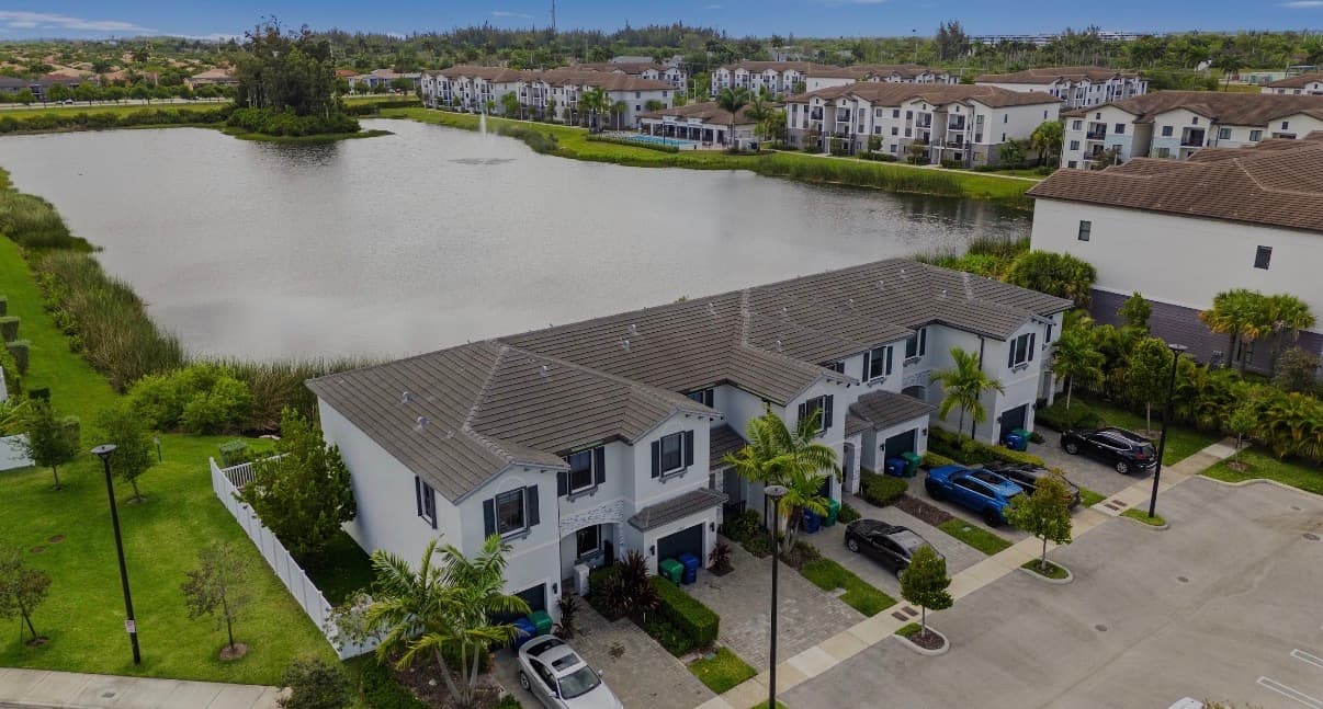 Premium Miami Townhouse with Water and Sunset Views
