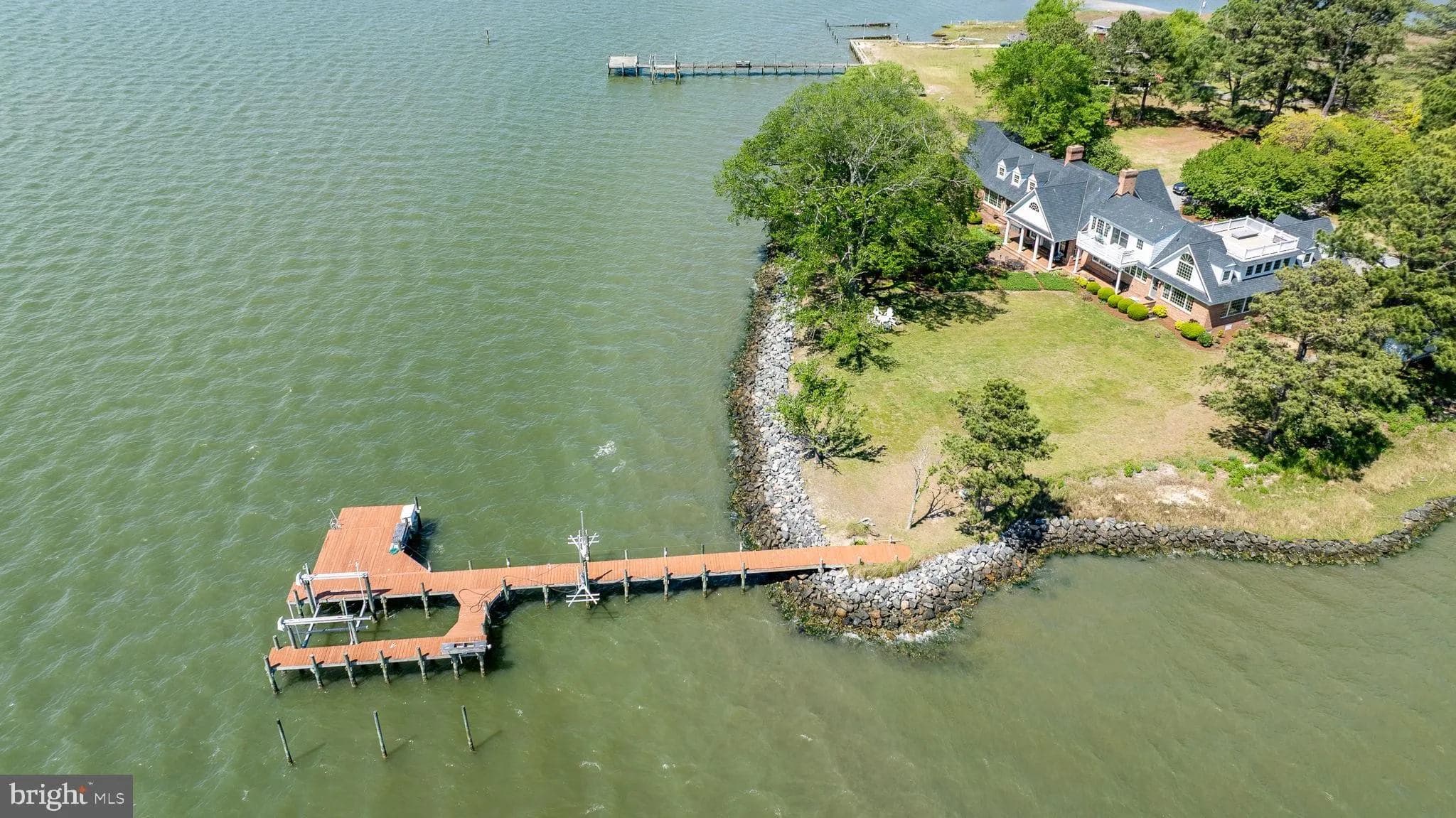 6454 Carmines Island Ln, Hayes, VA 23072