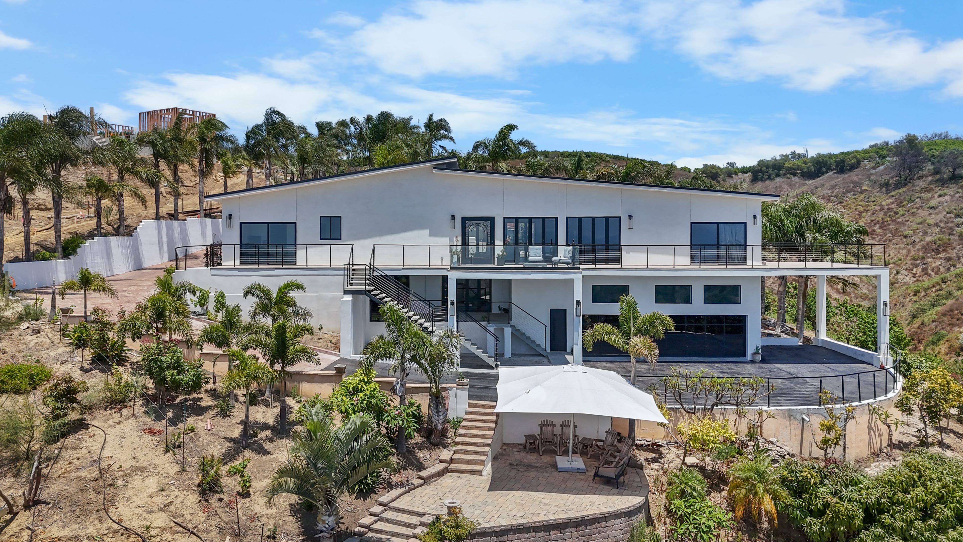 Somis Luxury Home: 4 Bed, 4 Bath Estate on 3.5 Acres - Image 1