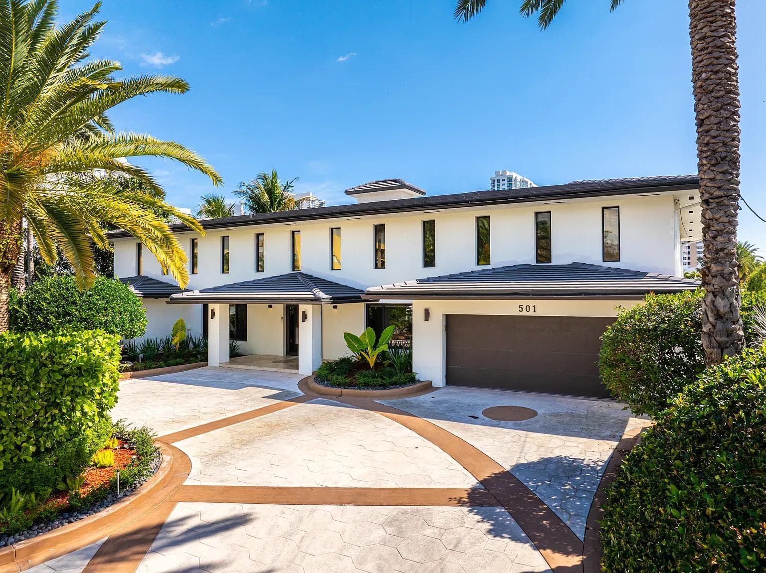 501 Hibiscus Dr, Hallandale Beach, FL 33009