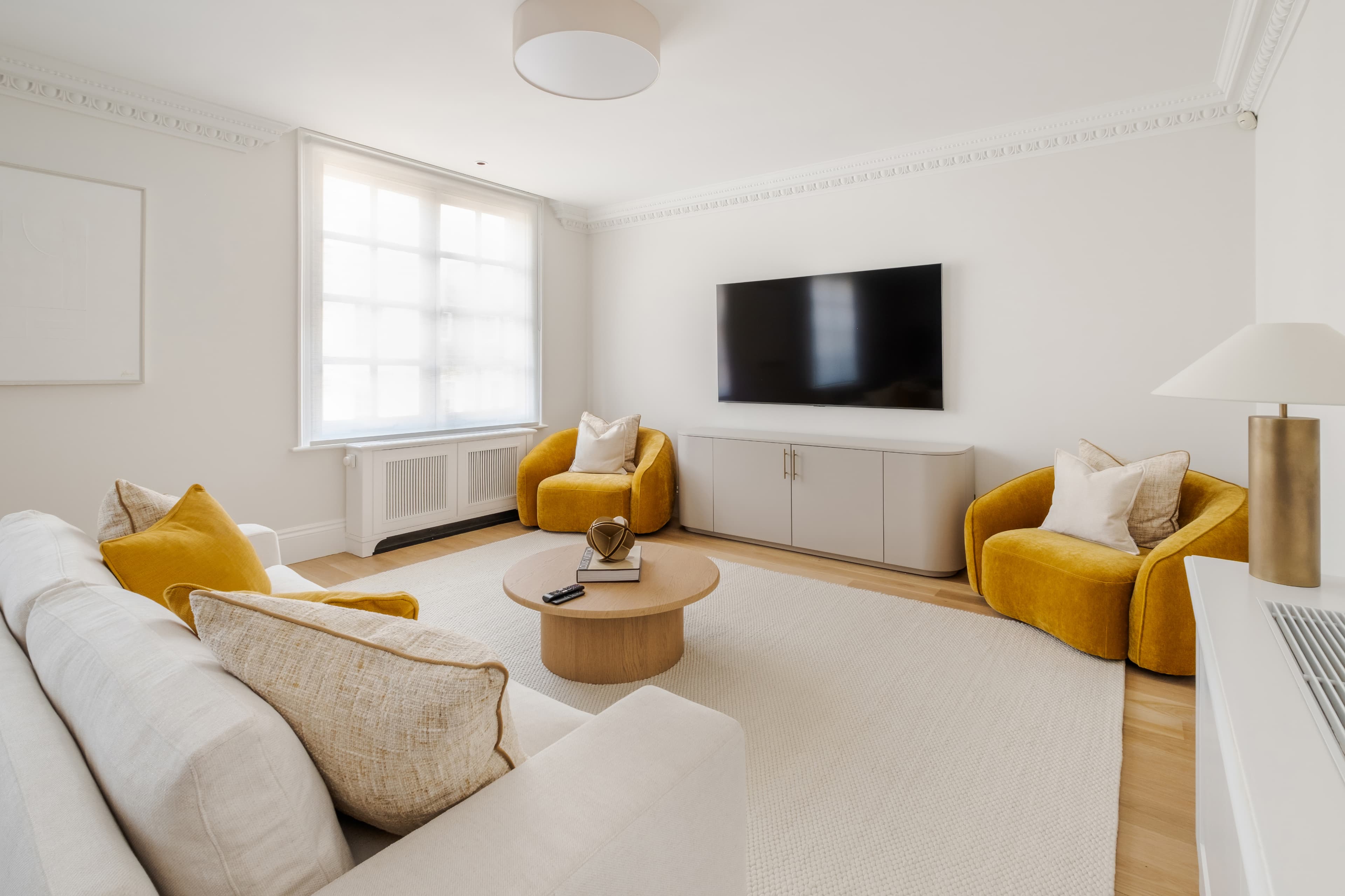 Luxury Mayfair Flat with Private Elevator and AC