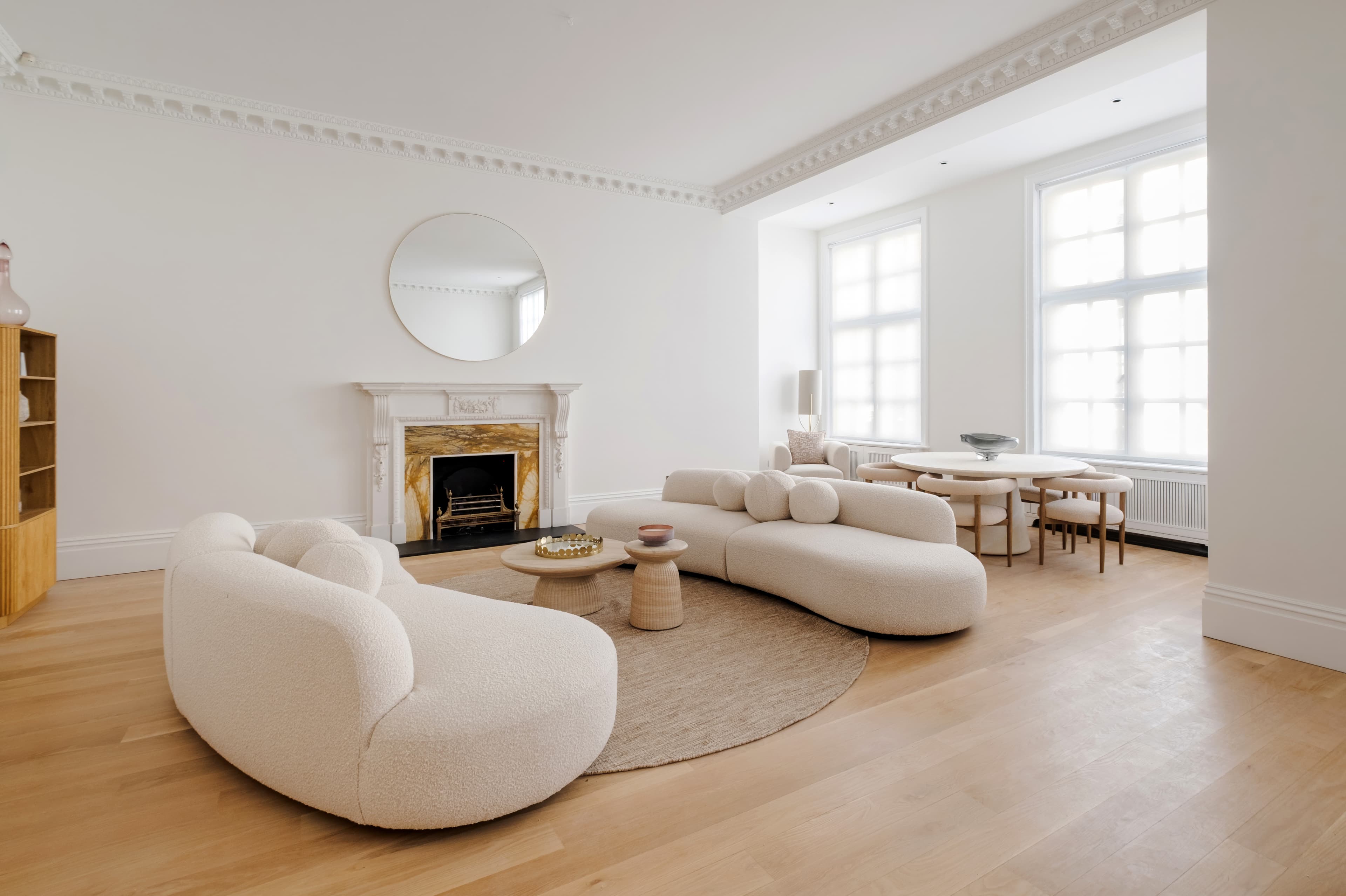 Elegant Mayfair 4BR Townhouse near Grosvenor Square - Image 1