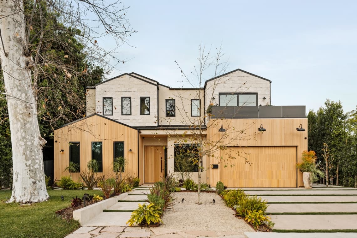 11937 Addison St, Valley Village, CA 91607