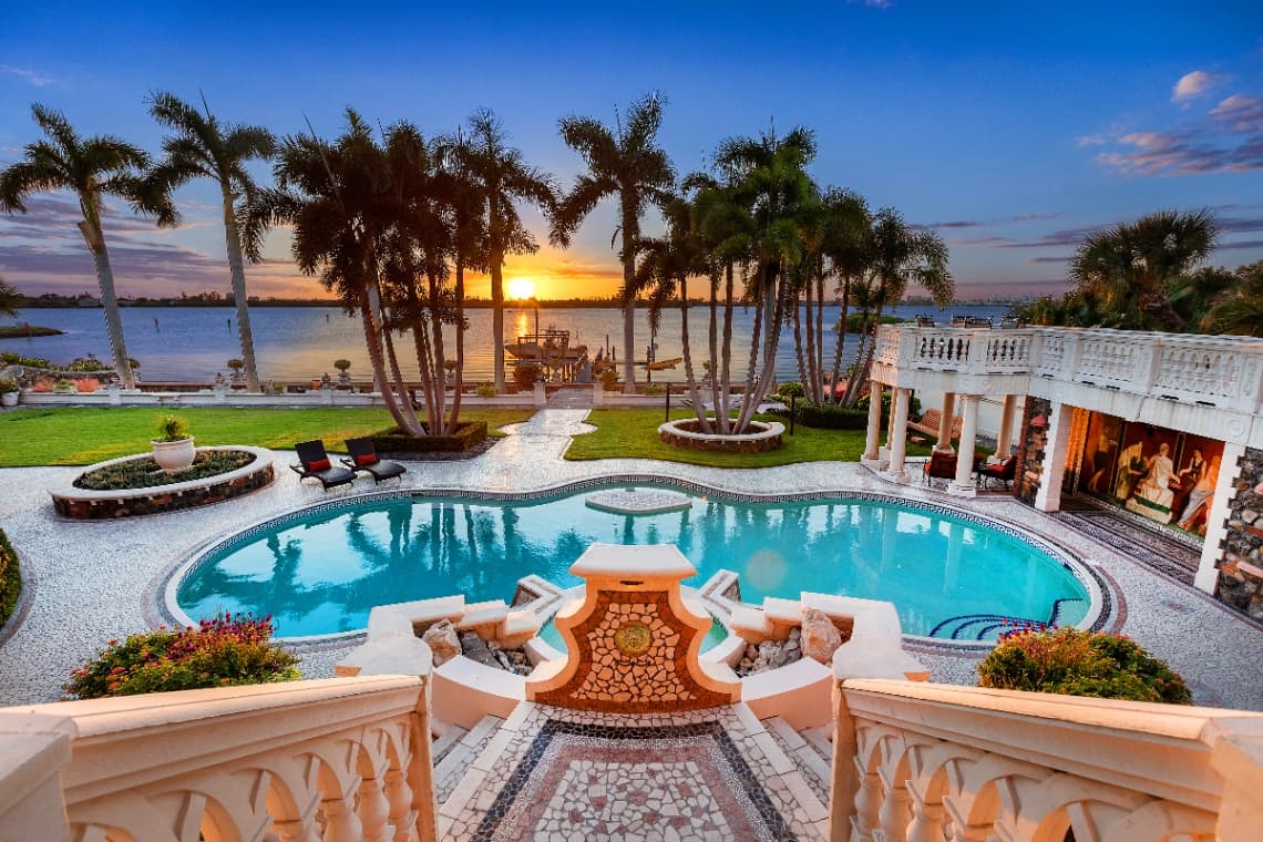1310 S Lake Shore Dr, Sarasota, FL 34231