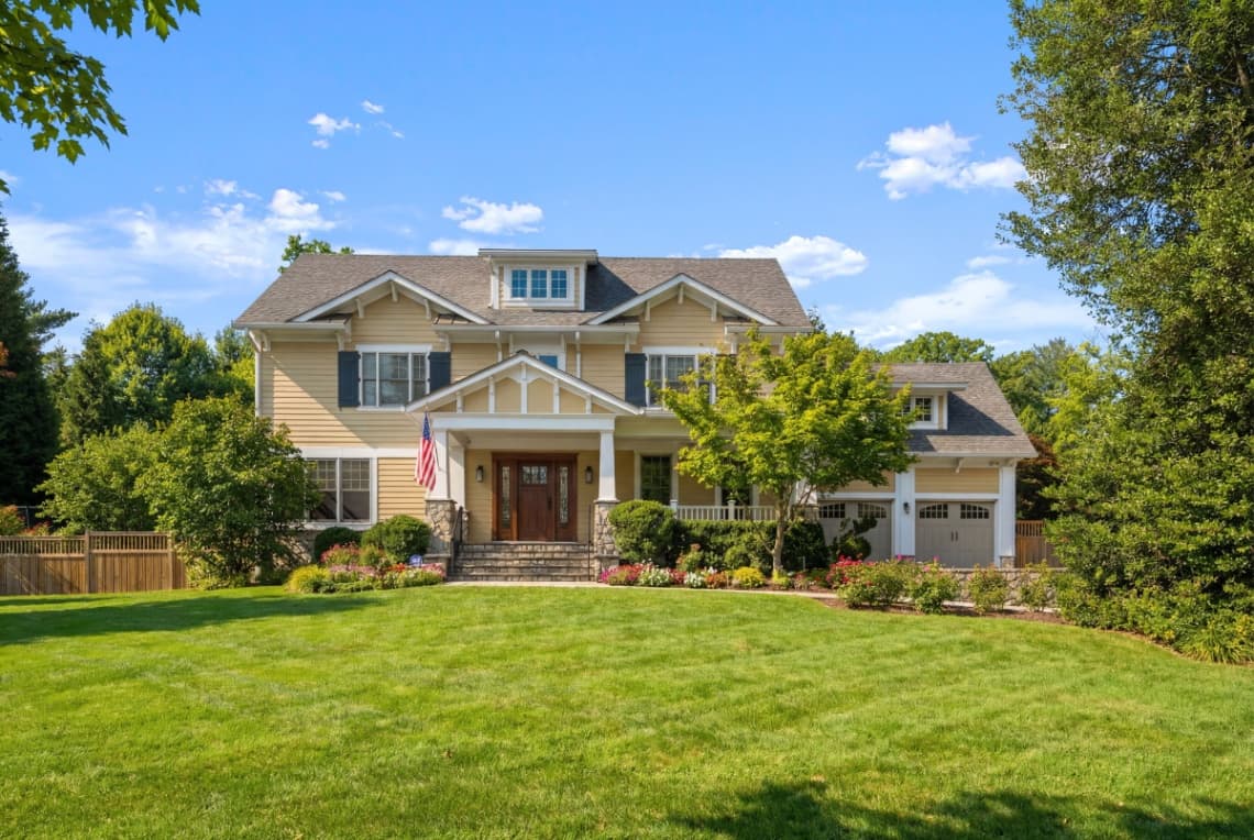 448 Nelson Dr NE, Vienna, VA 22180