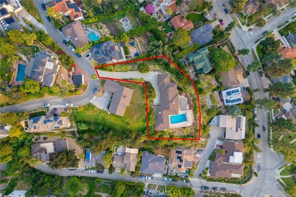 736 Cavanagh Rd, Glendale, CA 91207