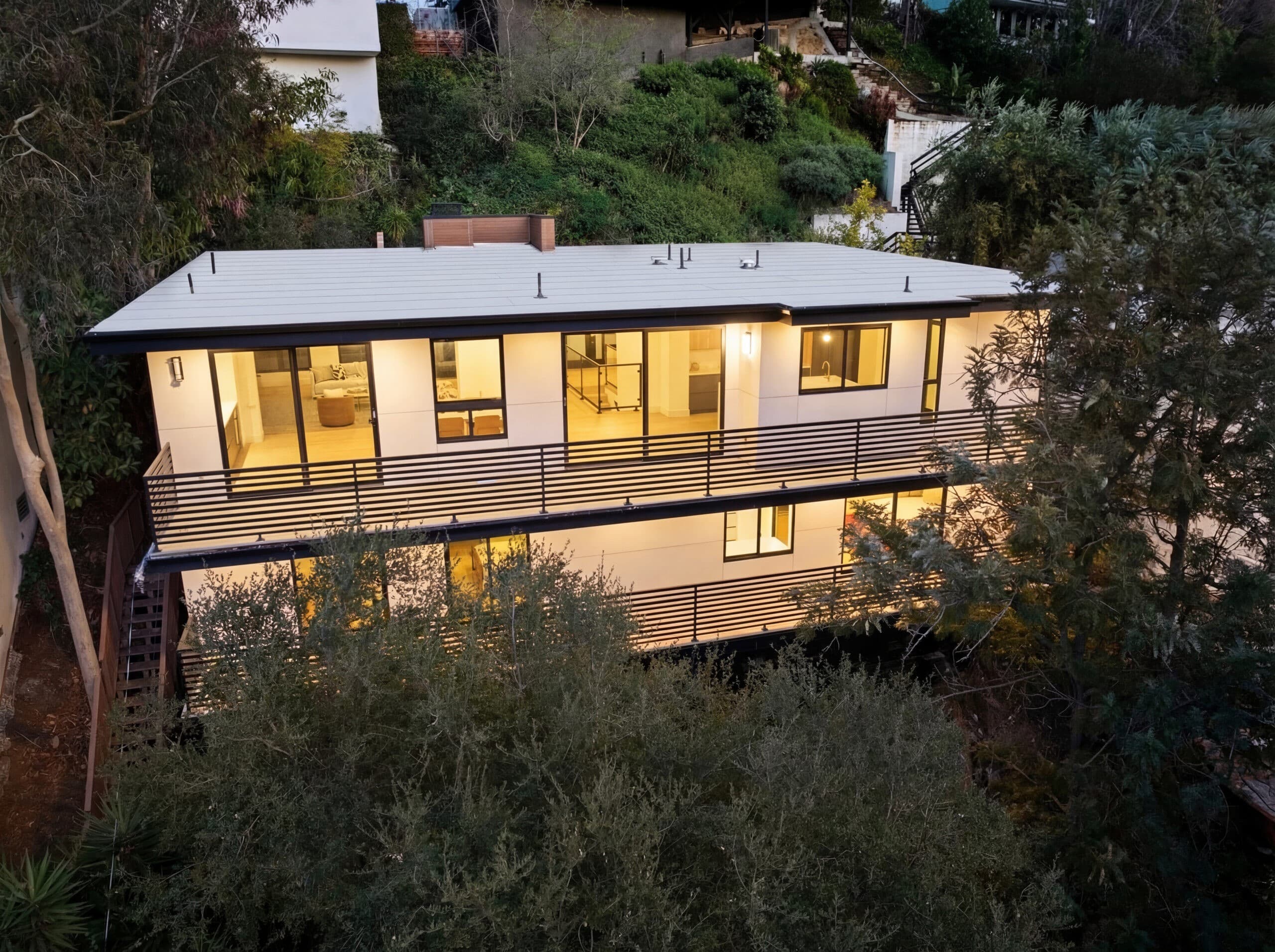 3147 Hollyridge Dr, Los Angeles, CA 90068
