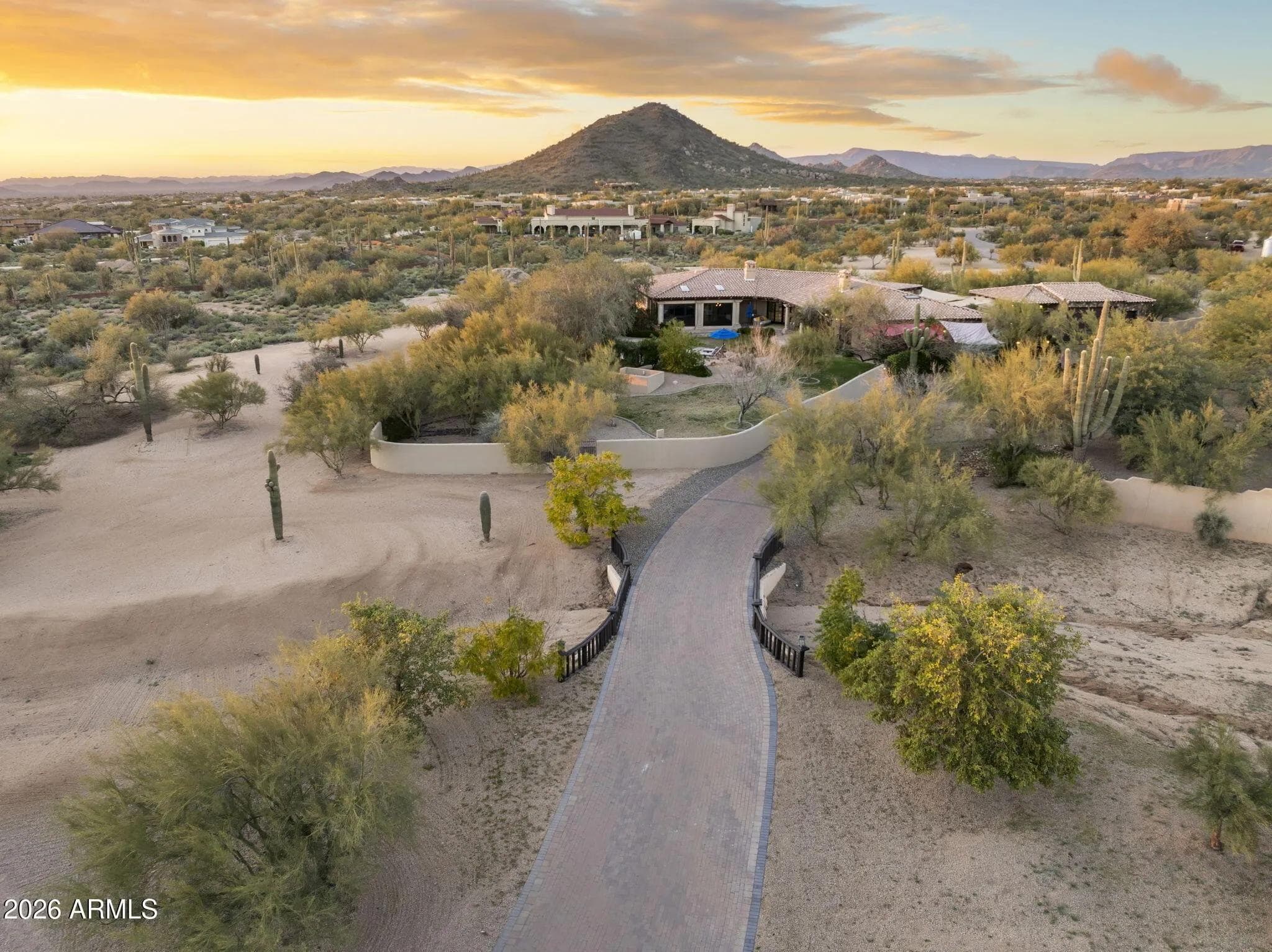 8449 E Dixileta Dr, Scottsdale, AZ 85266 - Image 1