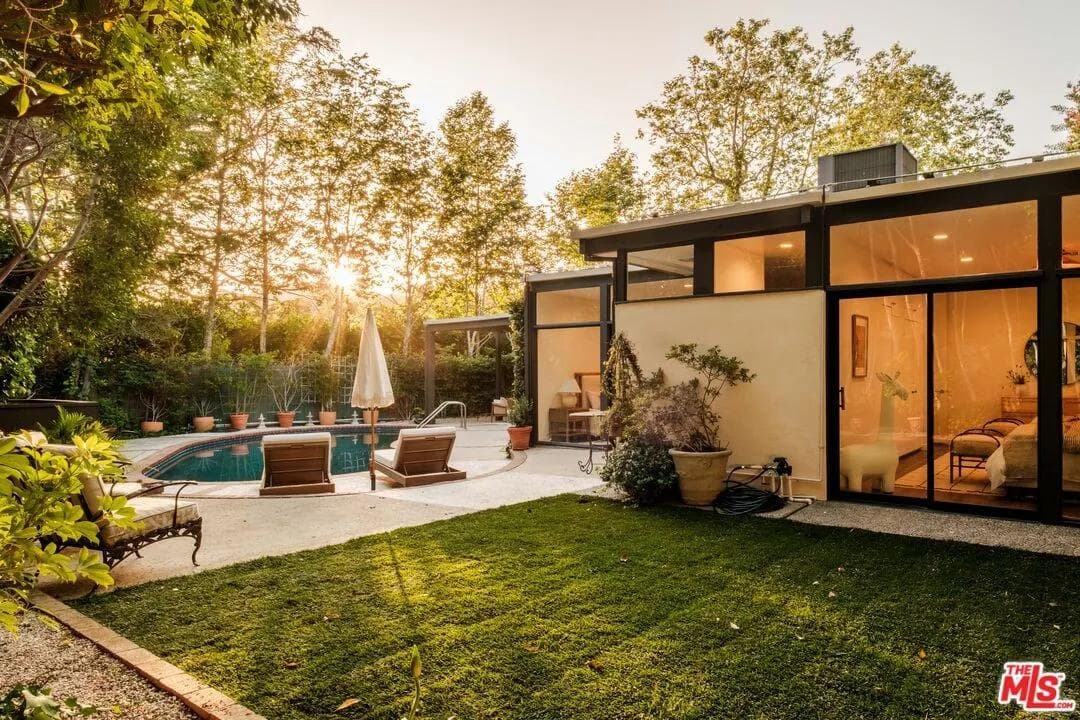 1151 Angelo Dr, Beverly Hills, CA 90210