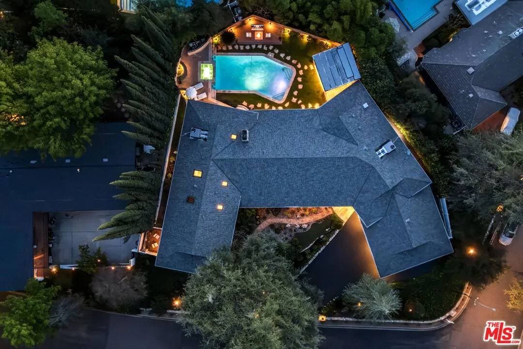 4975 Queen Florence Ln, Woodland Hills, CA 91364