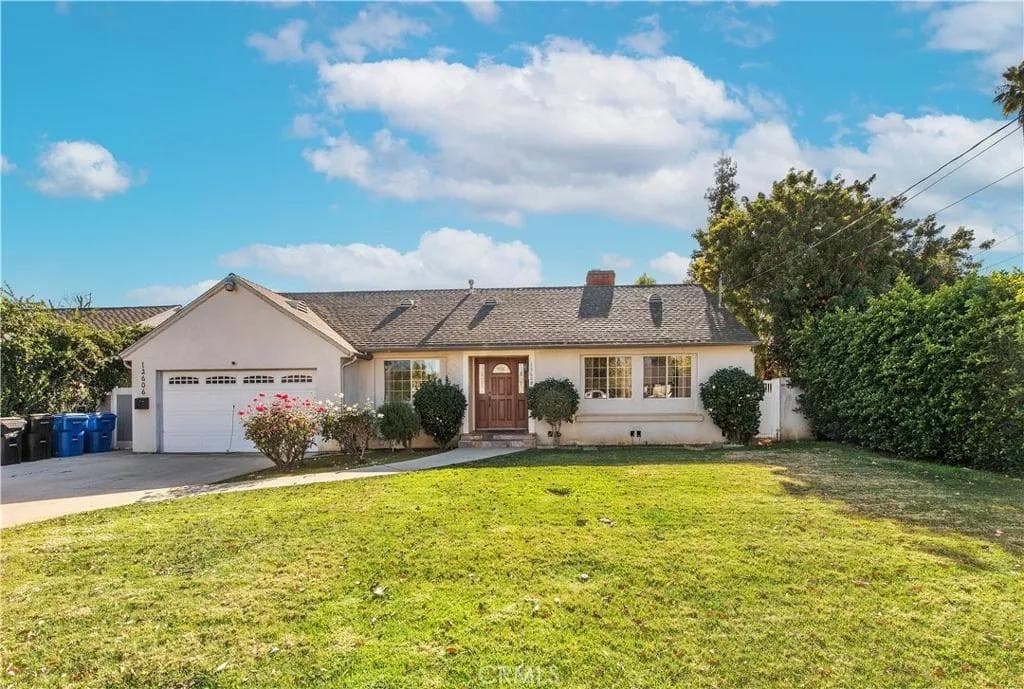 13608 Bassett St, Valley Glen, CA 91405