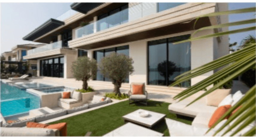 Palm Jumeirah Beachfront Residence with Panoramic Views