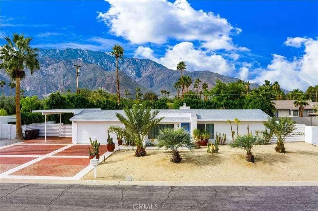 2303 N Magnolia Rd, Palm Springs, CA 92262