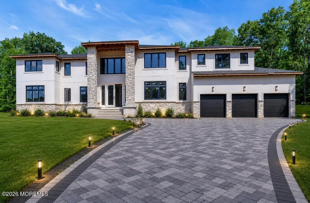 111 Parker Chase Ct, Morganville, NJ 07751