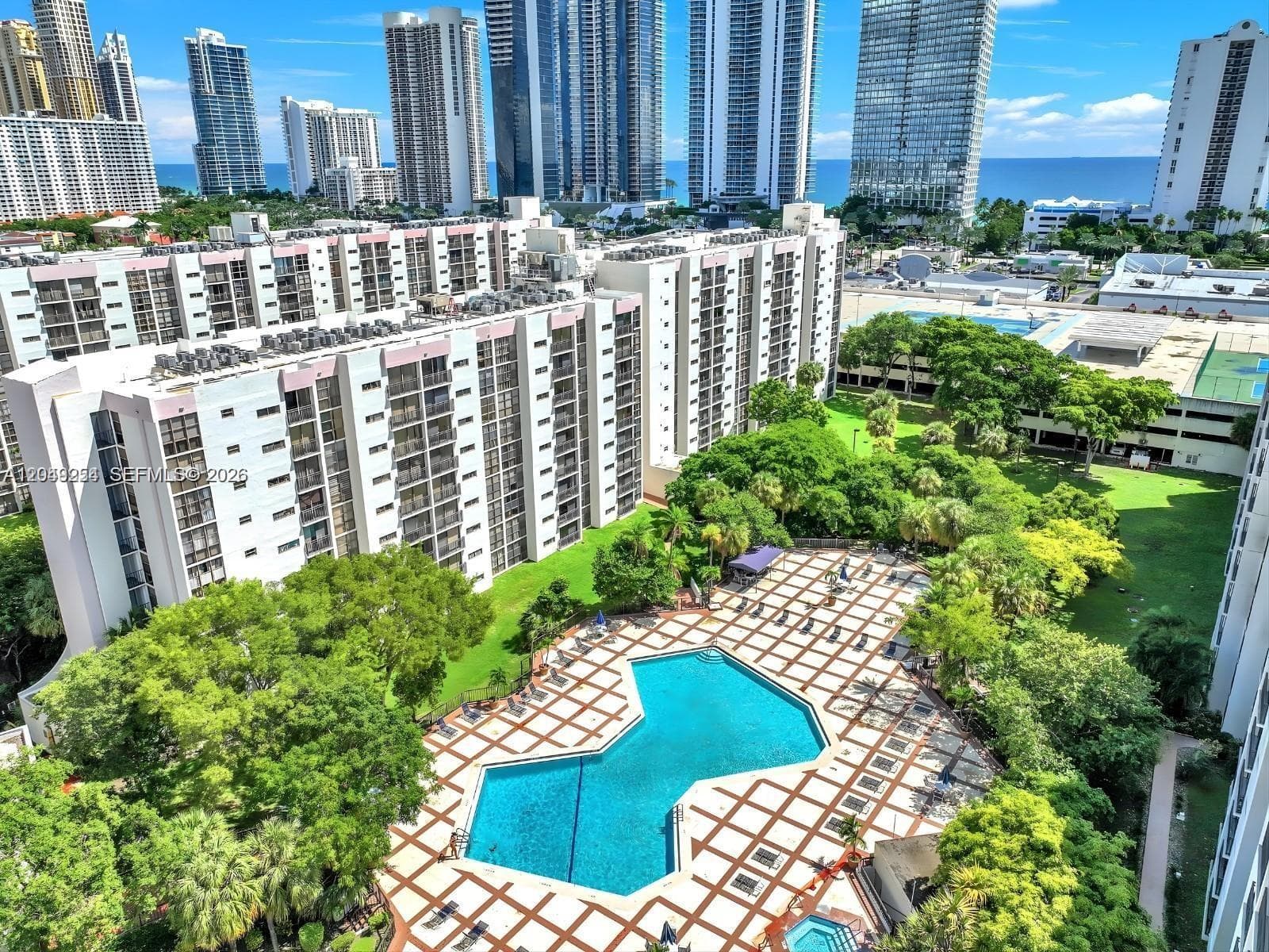 Resort-Style Living in Sunny Isles Beach | 1 Bed Condo for Rent