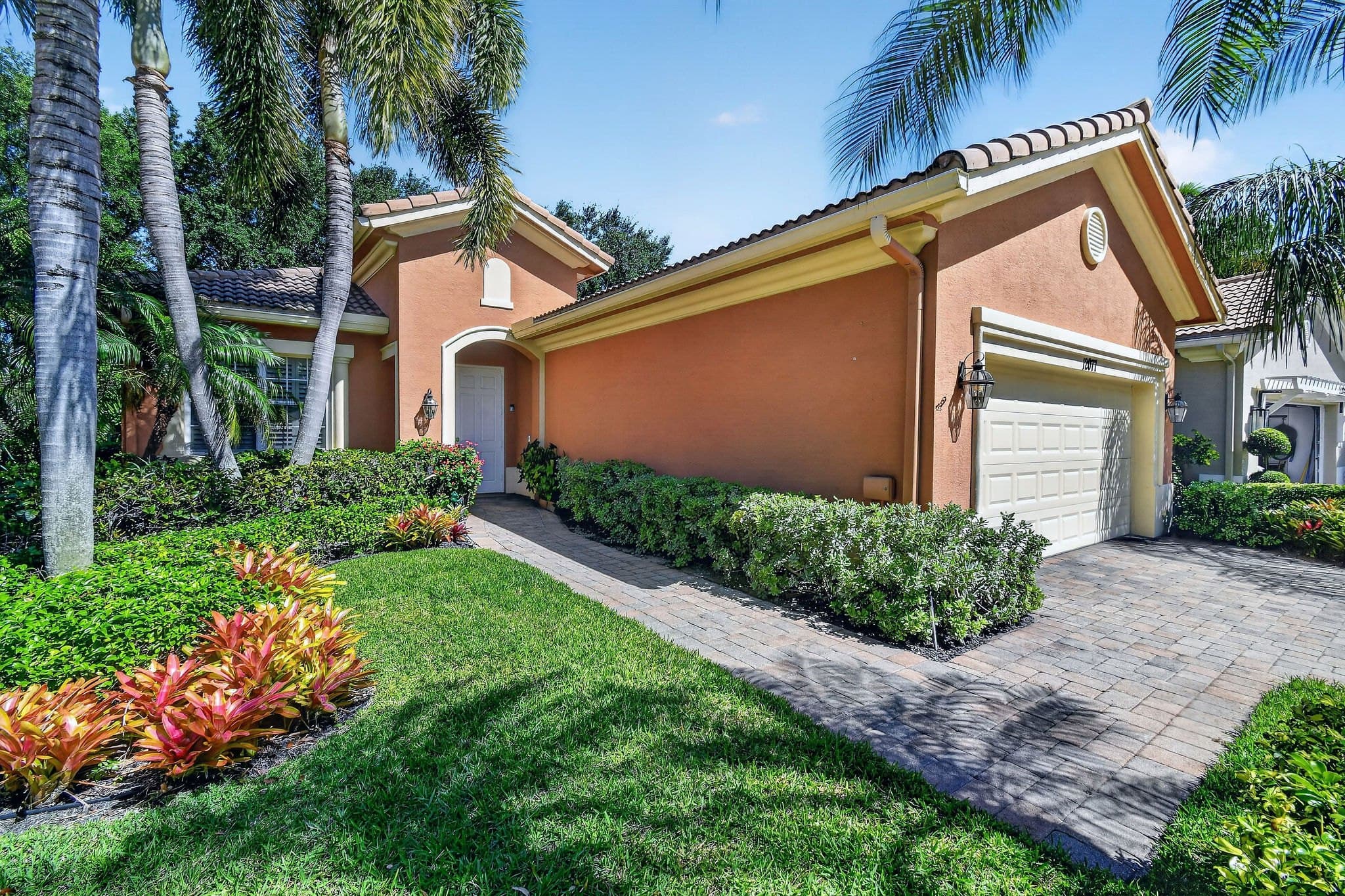 Gated community in Palm Beach Gardens!