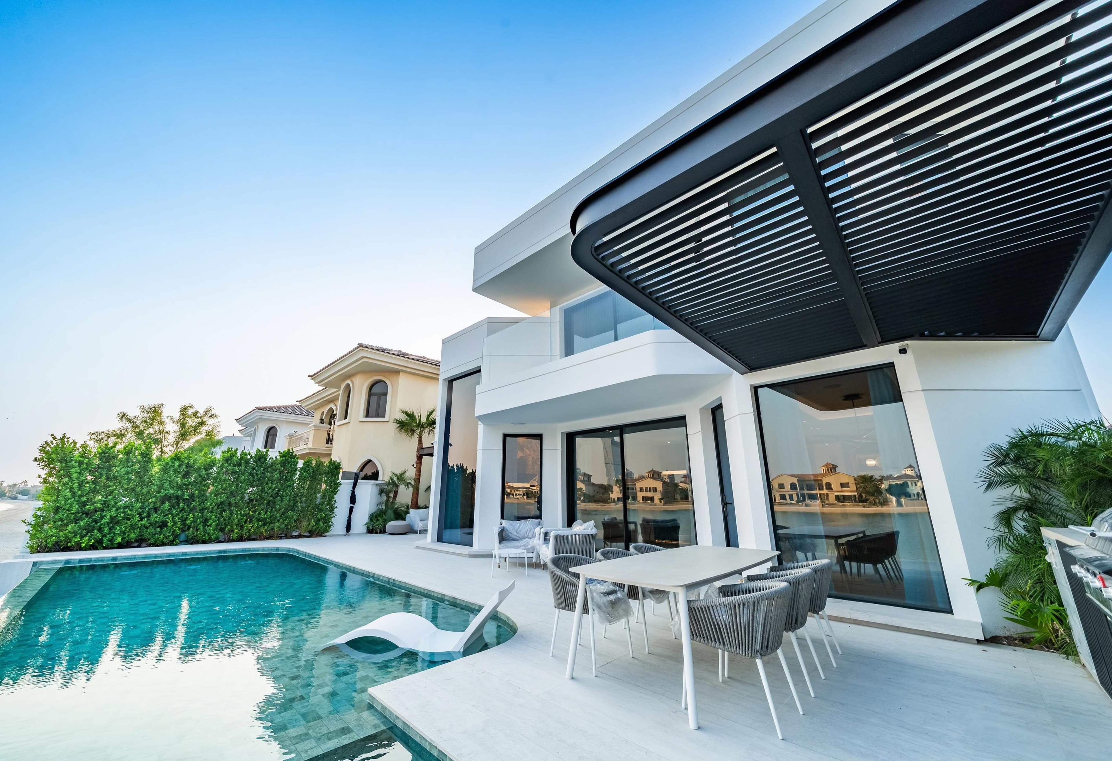 Beachfront Composed, Frond E, Palm Jumeirah