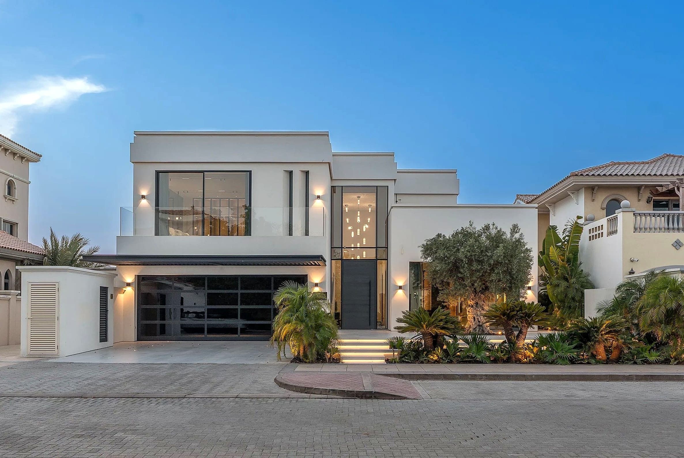 Turnkey Beachfront Living, Frond M, Palm Jumeirah
