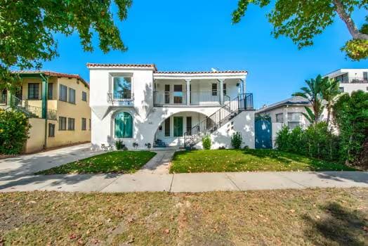4-Unit Apartment Building