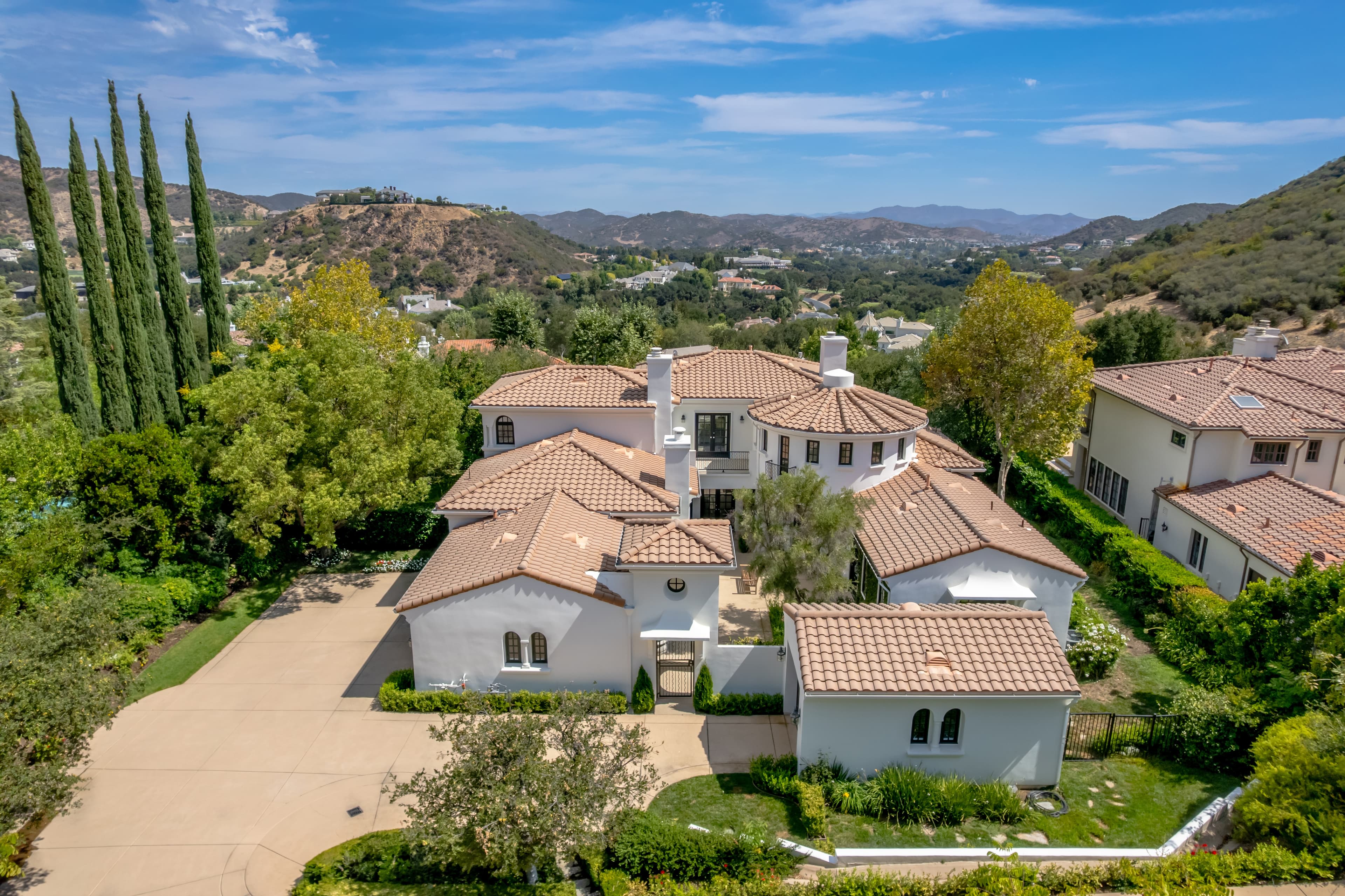 Magnificent + Private Villa Estate in Sherwood Country Club