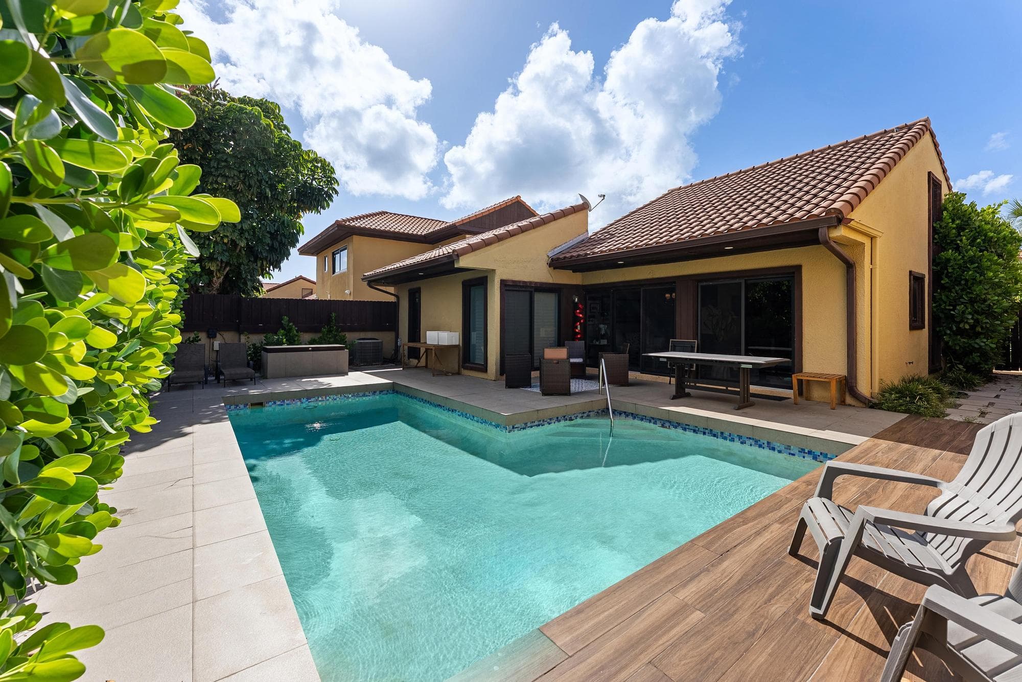 Premium Miami Home: 3 Bed, Pool, Gated Community