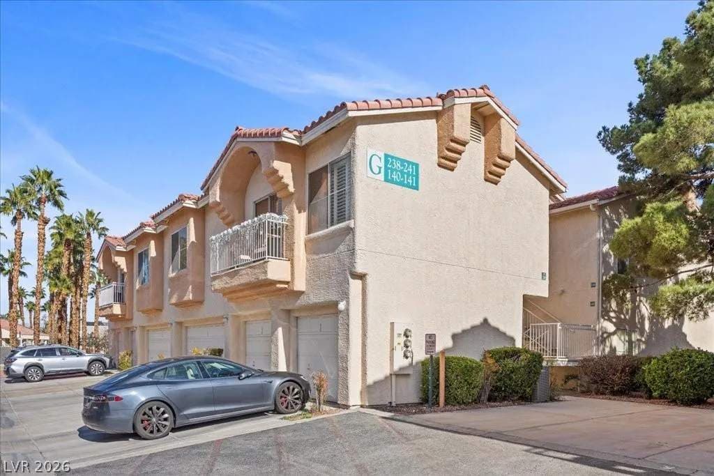 5000 Red Rock St APT 240, Spring Valley, NV 89118