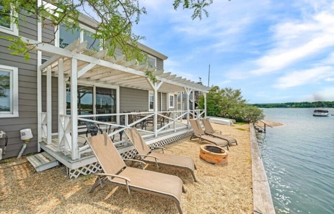 286 Towd Point Rd, Southampton, NY 11968 - Image 1